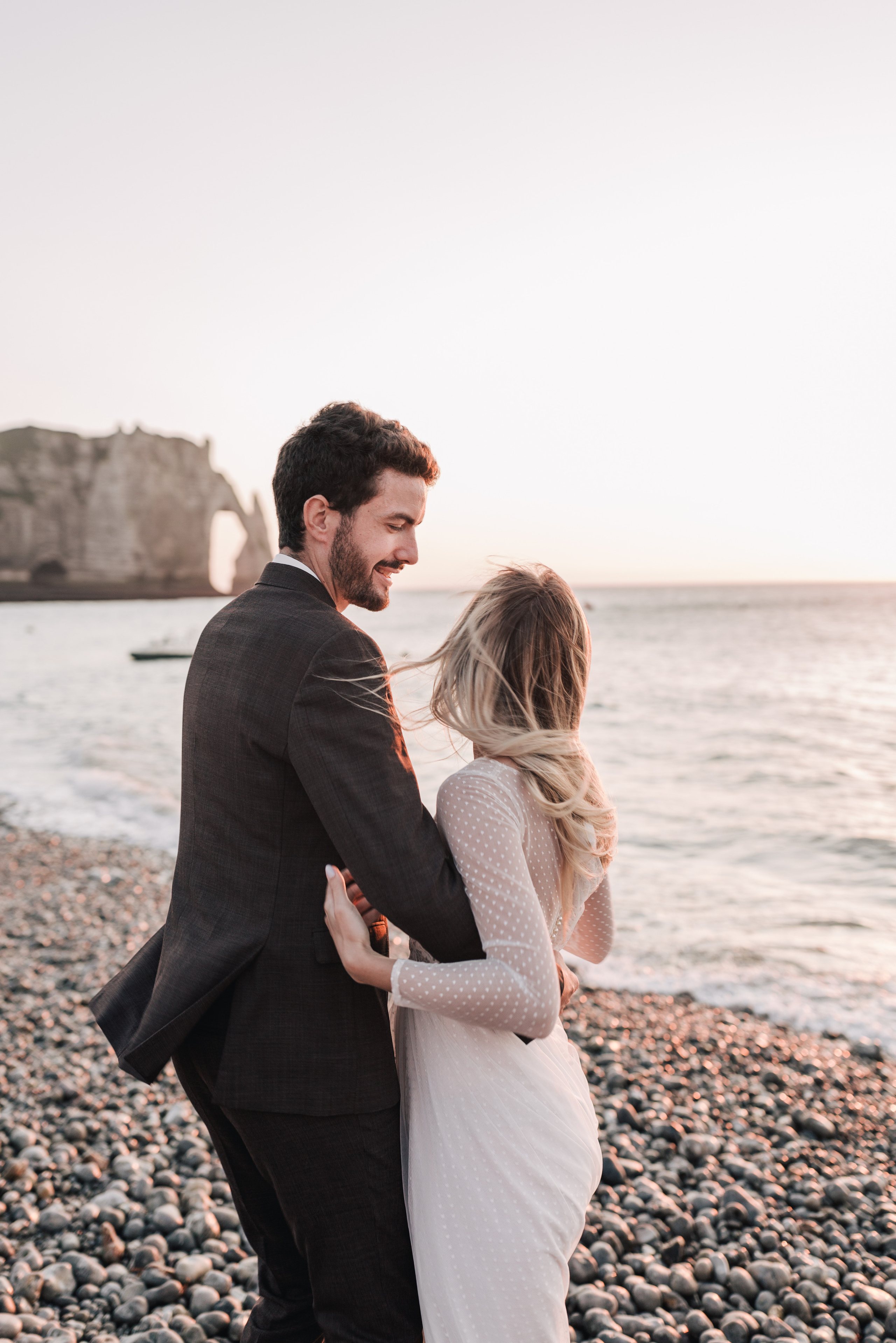 Wedding shooting at sea on Etretat (Maryna & Clement). Фотограф, Руан, Франция