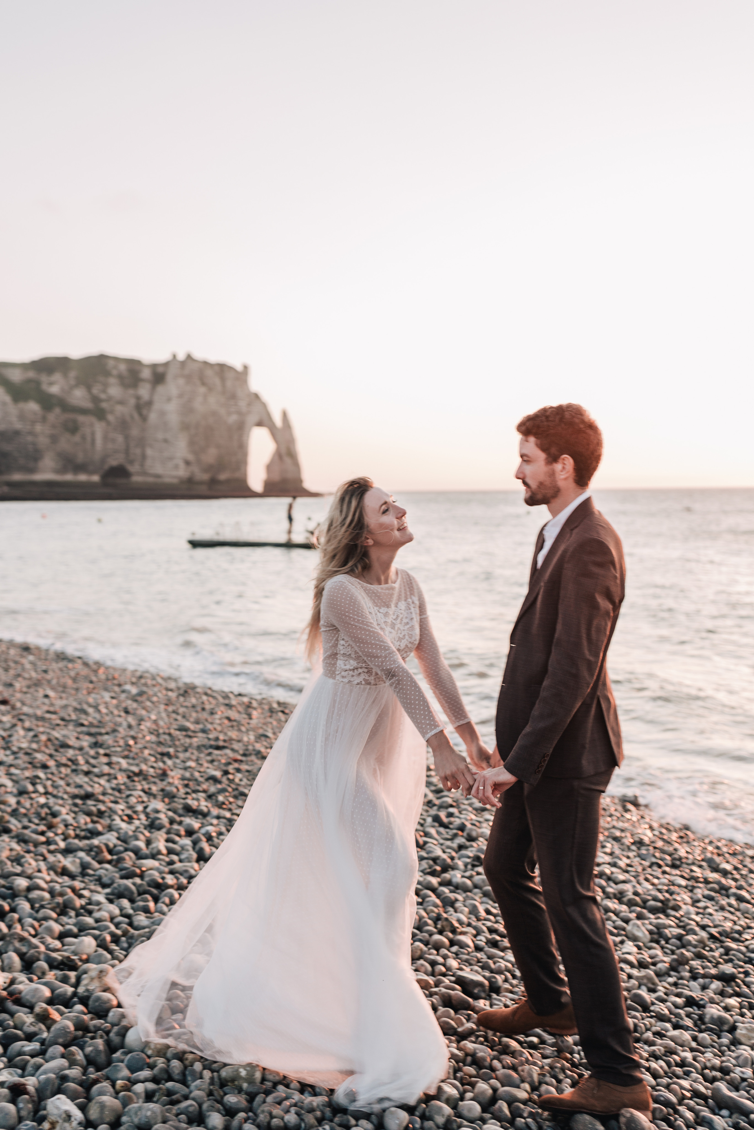 Wedding shooting at sea on Etretat (Maryna & Clement). Фотограф, Руан, Франция