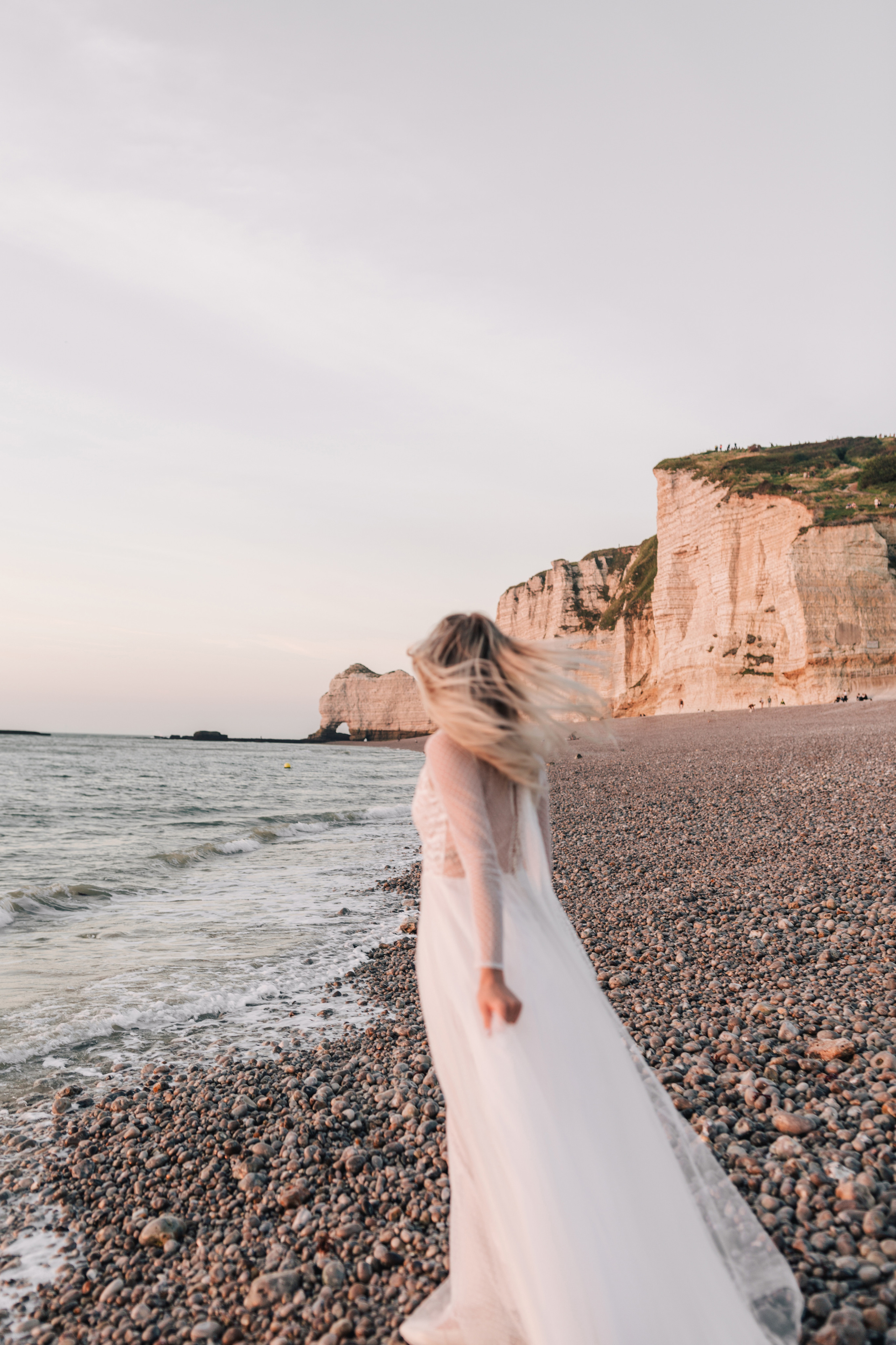 Wedding shooting at sea on Etretat (Maryna & Clement). Фотограф, Руан, Франция