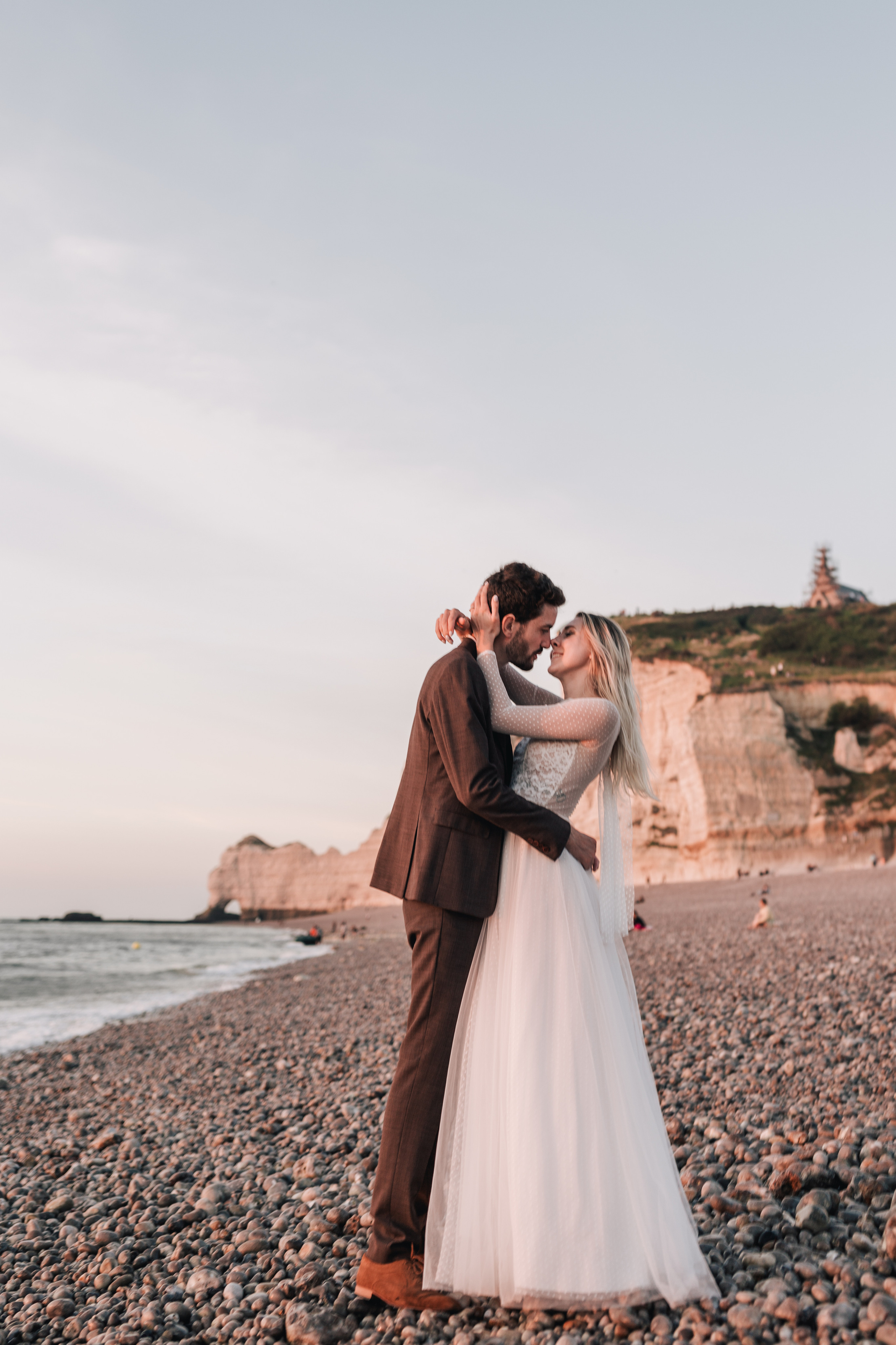 Wedding shooting at sea on Etretat (Maryna & Clement). Фотограф, Руан, Франция