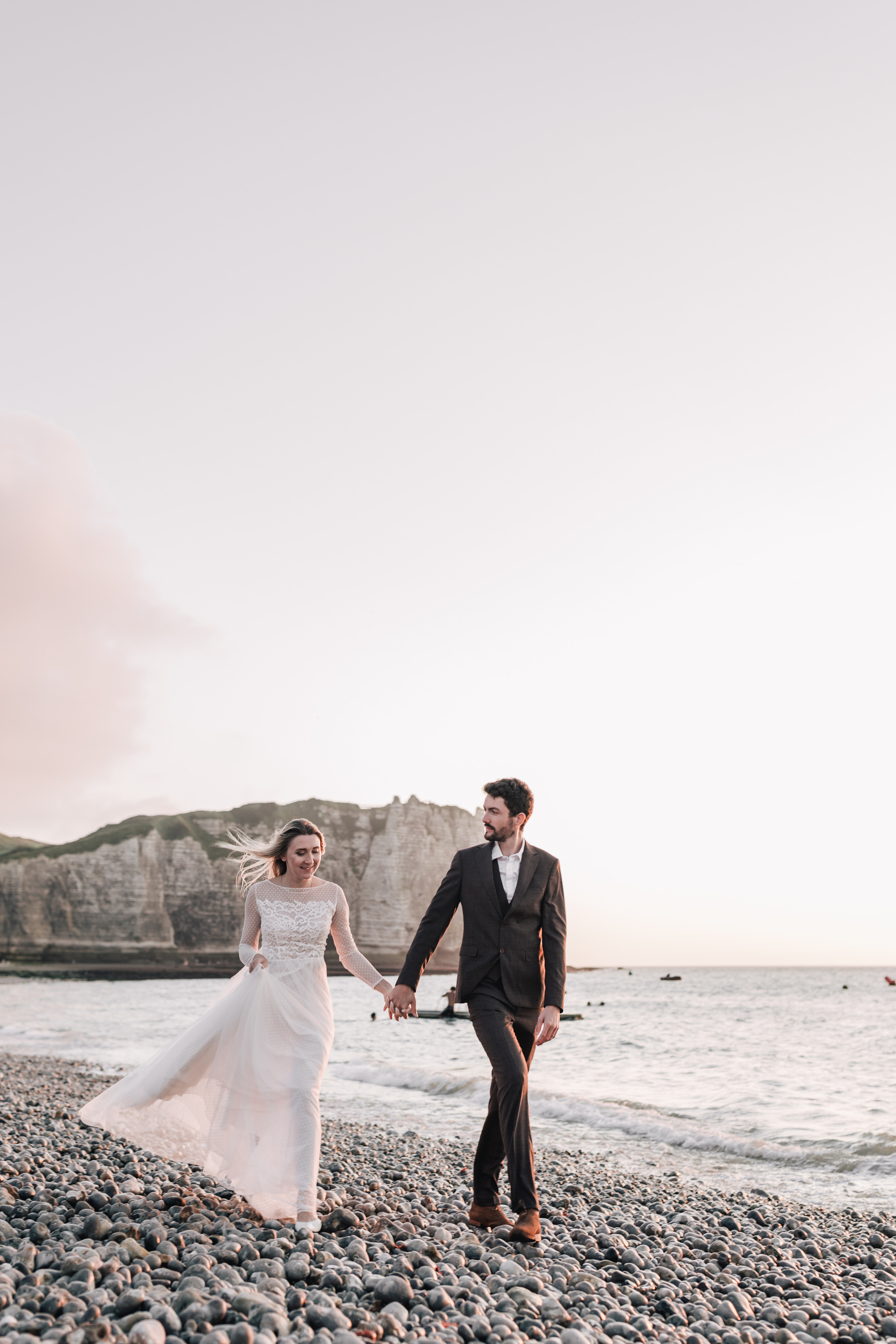 Wedding shooting at sea on Etretat (Maryna & Clement). Фотограф, Руан, Франция