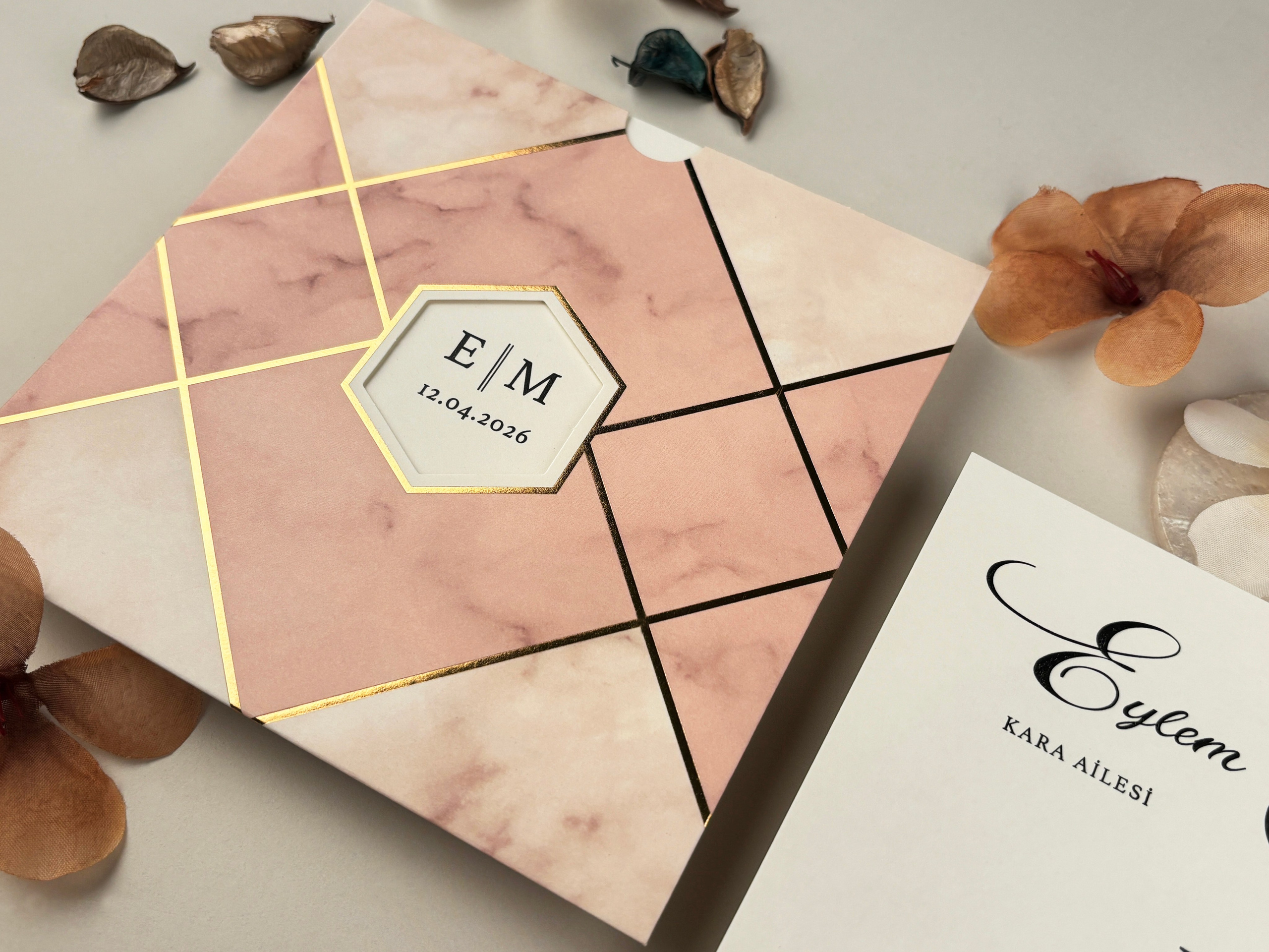 Invitații Elegante și Refined: Catalogul Ellite | Nunta, Petreceri, Evenimente Corporate.- invitații nuntă  - modele invitații nuntă  - invitații nuntă 2025  - invitații de nuntă elegante  - invitații de nuntă personalizate  - invitații nuntă online  - invitații nuntă handmade  - catalog invitații nuntă  - invitații originale nuntă  - invitații de nuntă moderne  - invitații nuntă vintage  - invitații nuntă rustice  - invitații nuntă clasice  - design invitații nuntă  - invitații de nuntă cu tematică.- invitații nuntă florale  - invitații nuntă boho  - invitații nuntă aurii  - invitații nuntă minimaliste  - invitații nuntă cu sigiliu  - invitații nuntă cu acuarelă  - invitații nuntă cu fotografie  - invitații nuntă cu inițiale  - invitații nuntă elegante alb-negru  - invitații nuntă cu hârtie texturată  - invitații nuntă cu decupaj laser  - invitații nuntă cu flori uscate. - print invitații nuntă  - invitații nuntă personalizate cu numele mirilor  - invitații nuntă cu plic inclus  - invitații nuntă cu cartolină dublă  - invitații nuntă calitate premium  - invitații nuntă ieftine  - invitații nuntă rapide.- invitații nuntă România  - invitații nuntă București / Botoșani . Iași suceava- invitații nuntă cu livrare în țară  - invitații nuntă online România.- „Invitație de nuntă elegantă cu design floral și plic crem”  - „Model de invitație de nuntă vintage cu sigiliu de ceară”  - „Set complet invitații de nuntă personalizate cu inițialele mirilor”  - „Invitație de nuntă modernă cu design minimalist și text negru pe fundal alb”  - „Invitație de nuntă rustică pe hârtie kraft cu șnur de iută”  - „Invitație de nuntă cu decupaj laser și detalii aurii” - „Invitație de nuntă în stil boho cu imprimeu floral colorat”  - „Invitație romantică de nuntă cu flori uscate și panglică din satin”  - „Invitație de nuntă clasică cu monogramă și font caligrafic”  - „Invitație de nuntă în stil glamour cu folie aurie și text embosat”- „Model de invitație de nuntă 2025 cu design elegant și font modern”  - „Cele mai noi invitații de nuntă 2025 – stil floral, sofisticat”