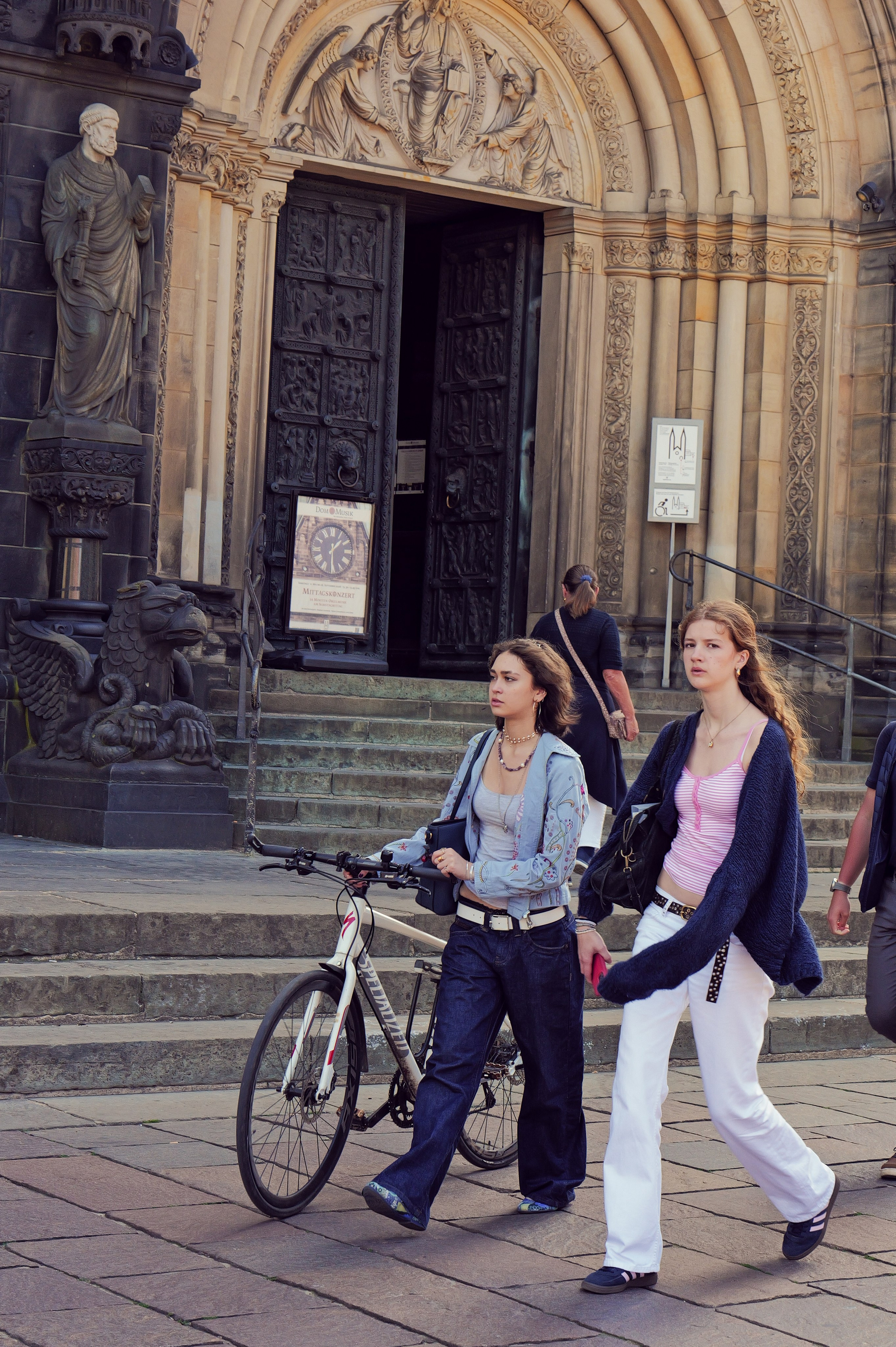 A little bit of street in Bremen #6. URBANSTREETFILES.ART