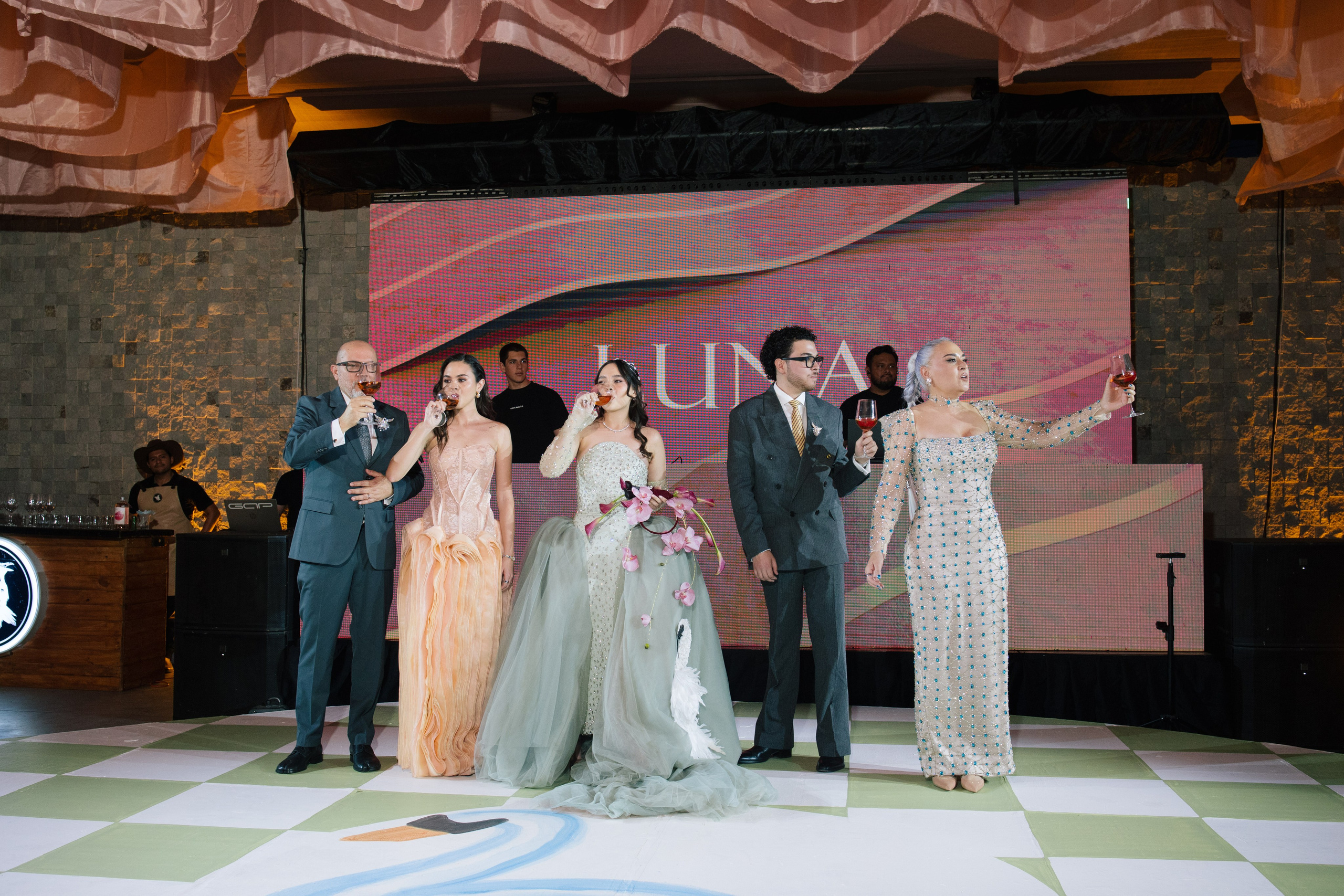 XV Luna. Wedding Photographer Ruth Preciado