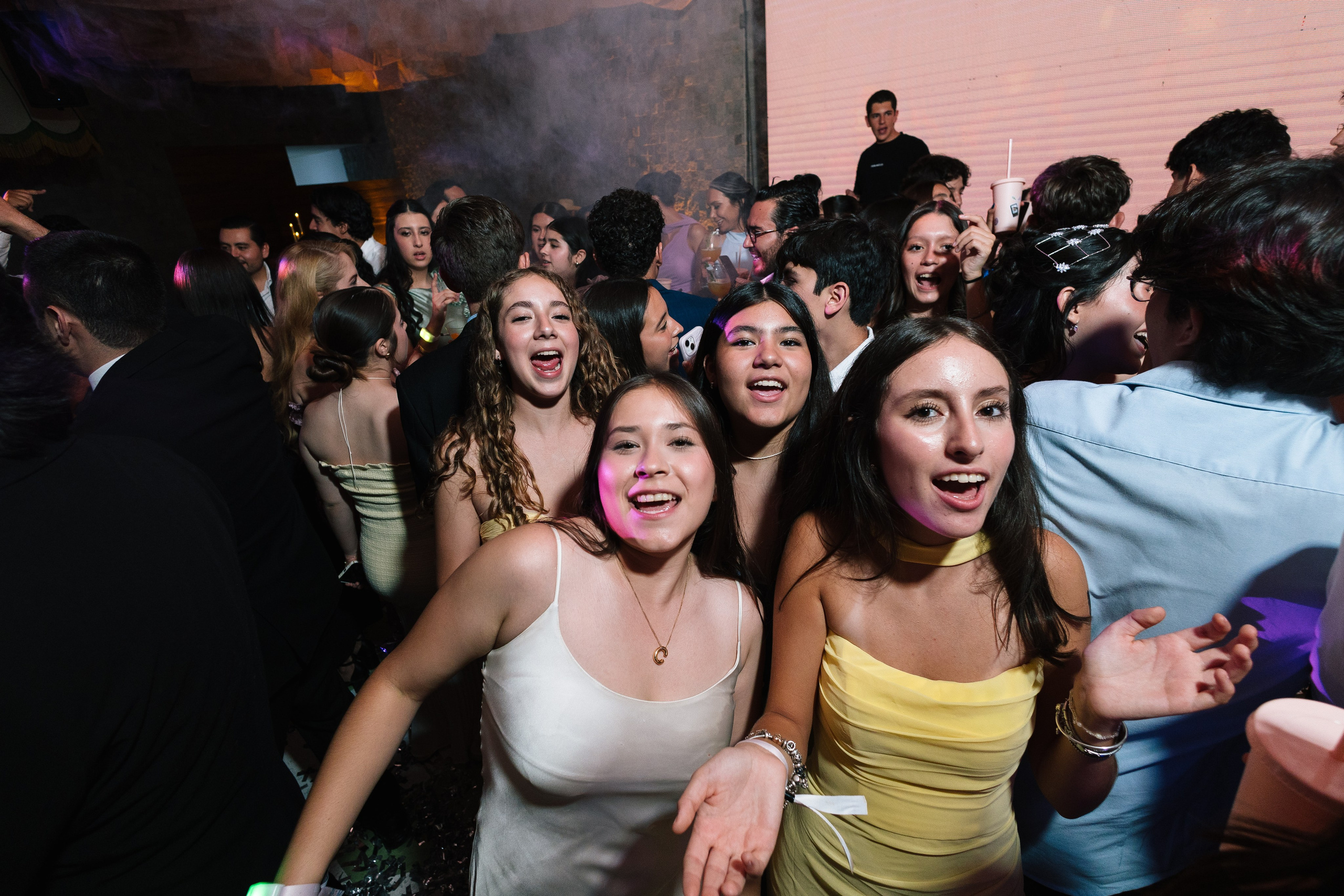XV Luna. Wedding Photographer Ruth Preciado