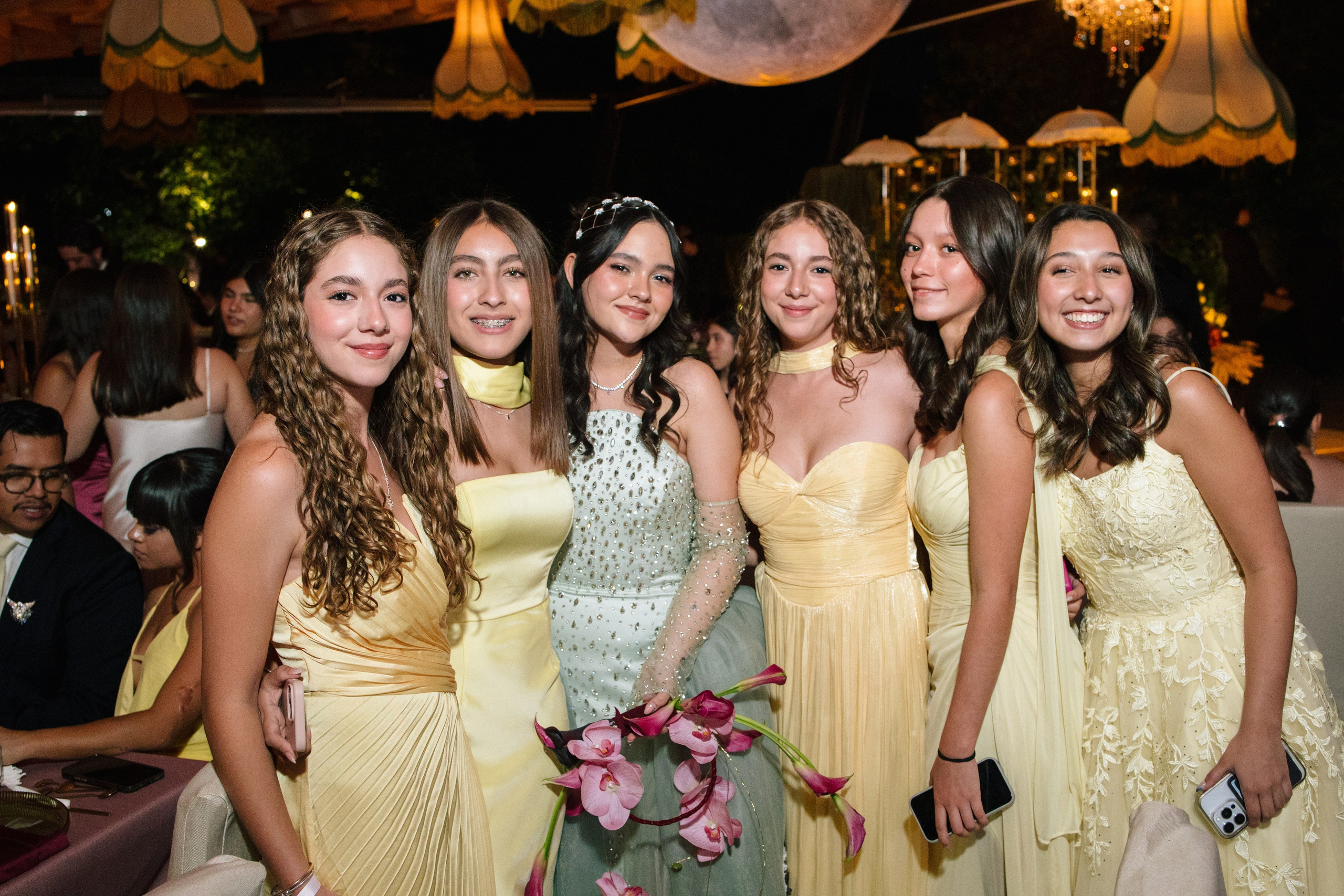 XV Luna. Wedding Photographer Ruth Preciado