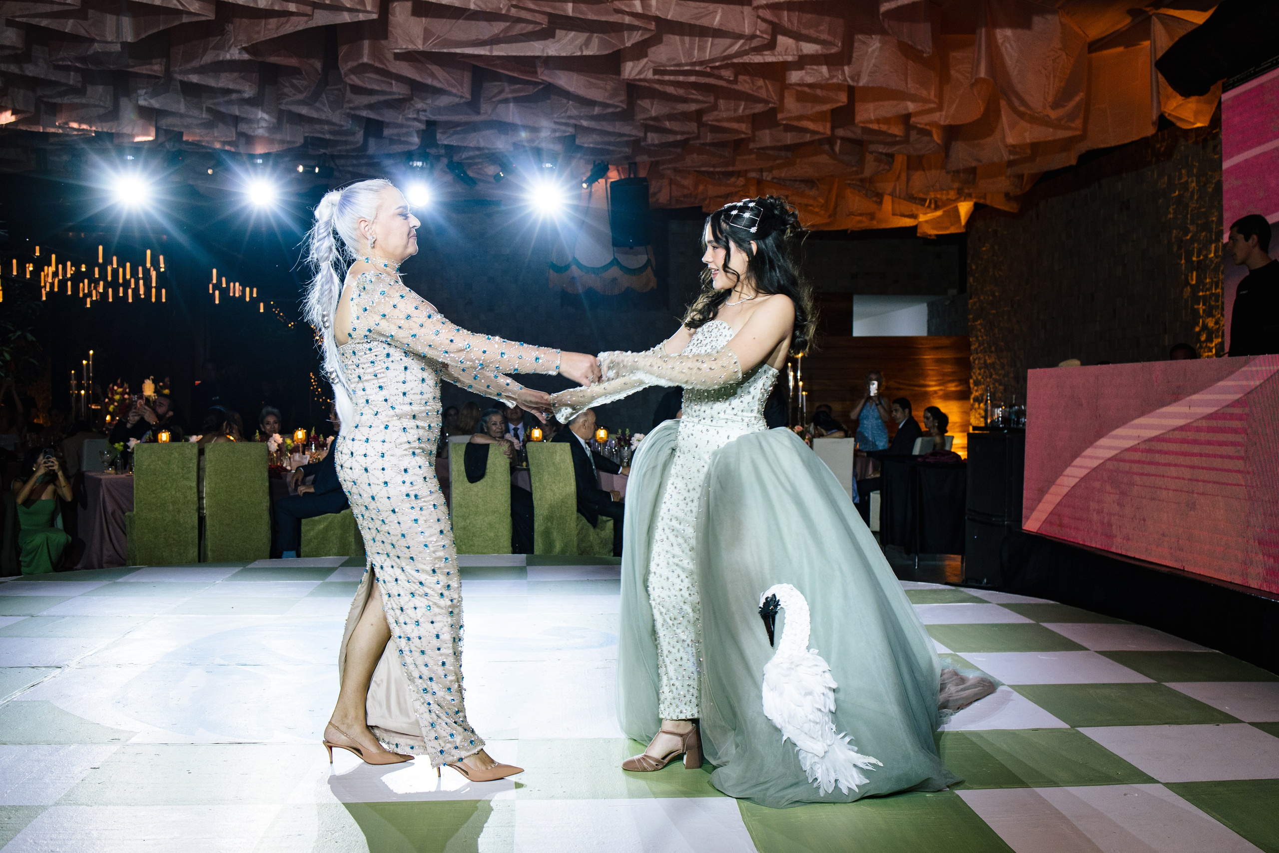XV Luna. Wedding Photographer Ruth Preciado