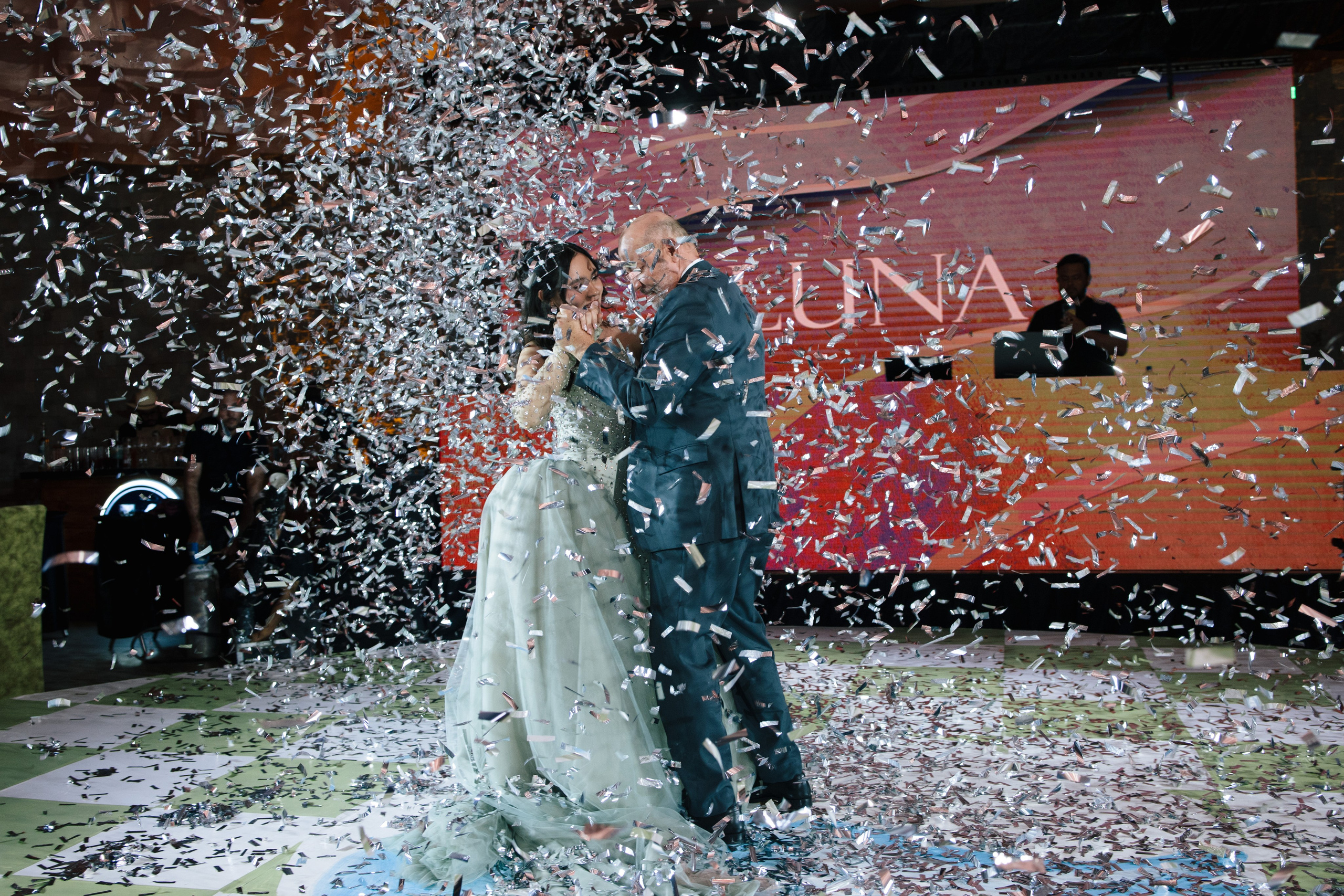 XV Luna. Wedding Photographer Ruth Preciado
