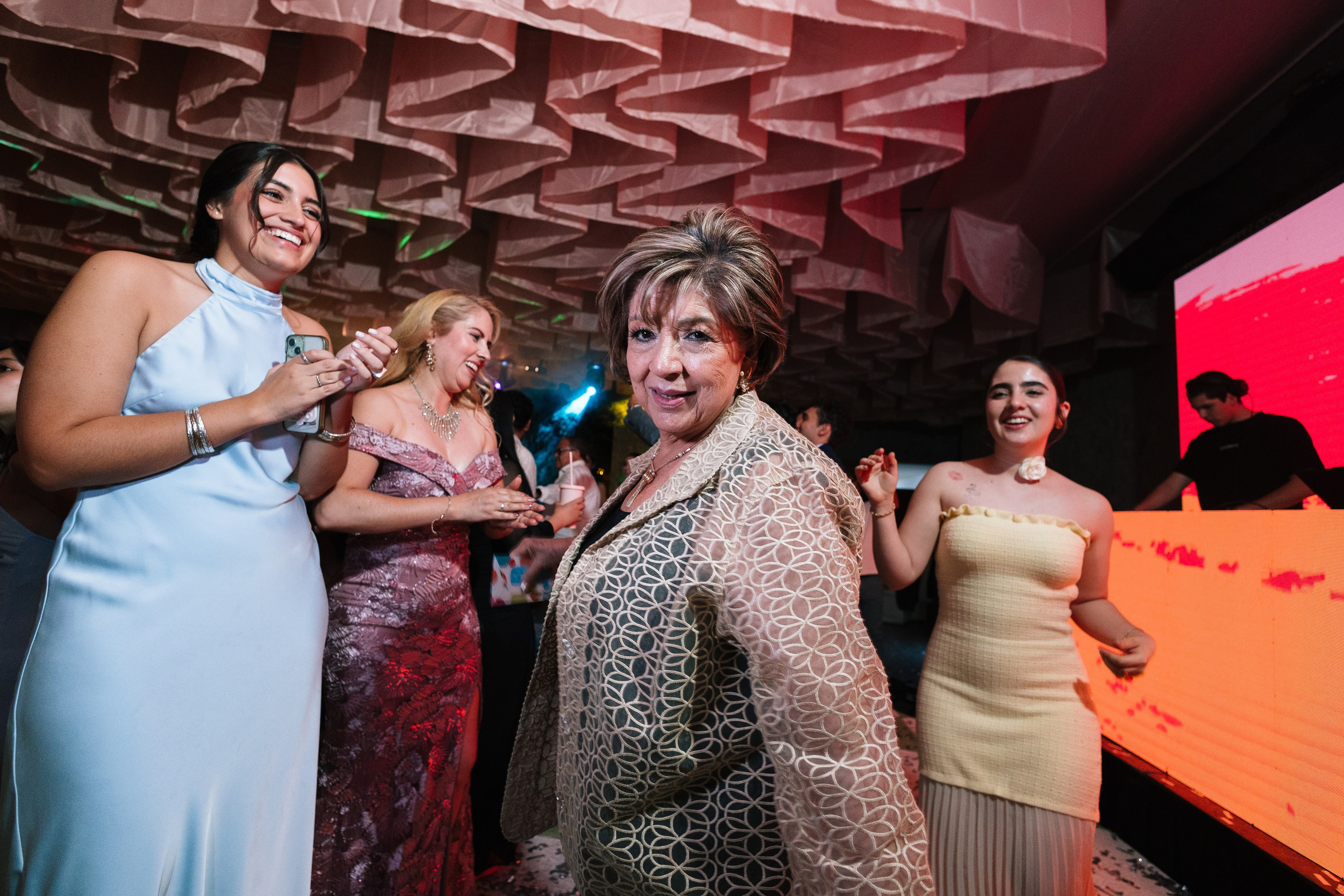 XV Luna. Wedding Photographer Ruth Preciado