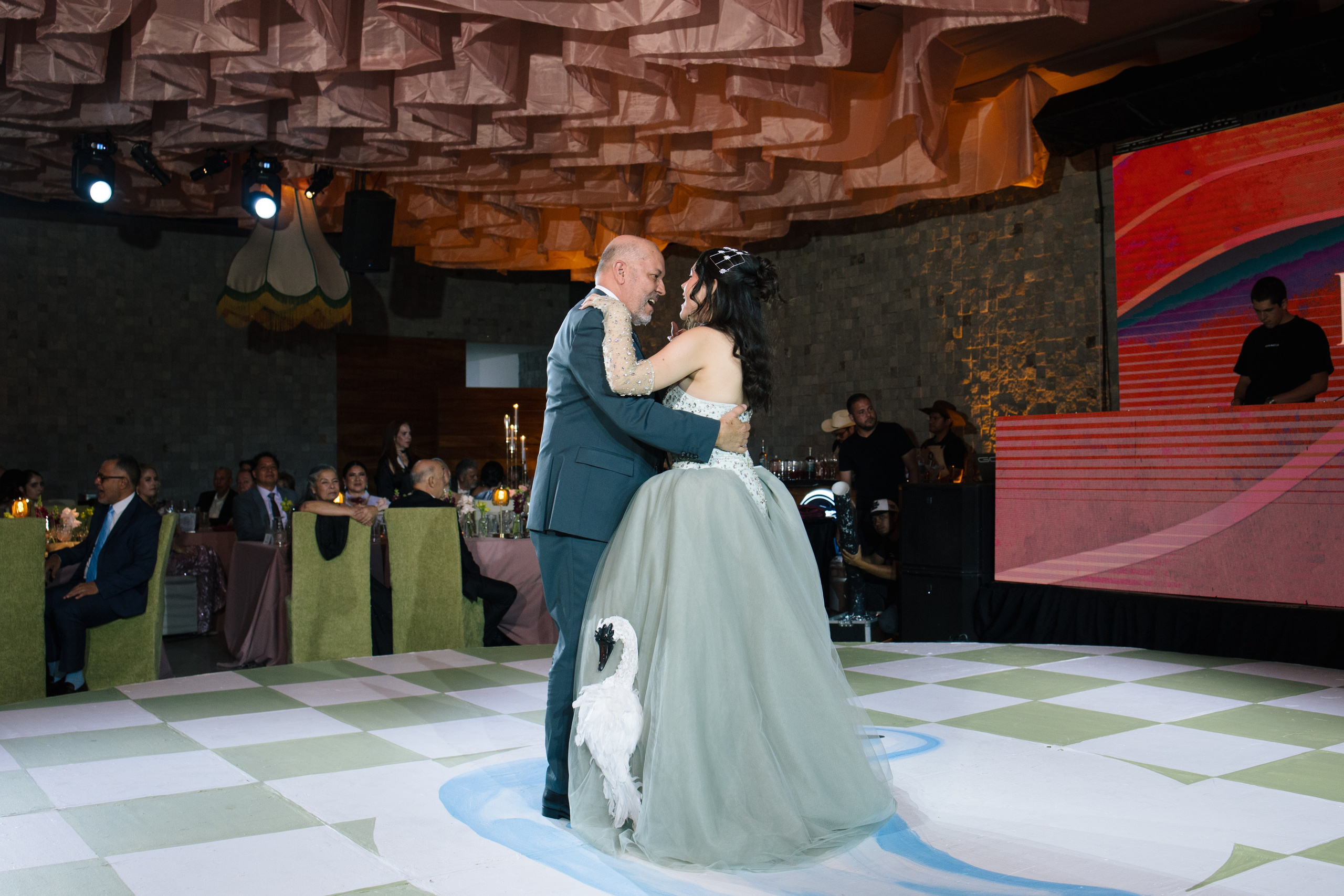 XV Luna. Wedding Photographer Ruth Preciado
