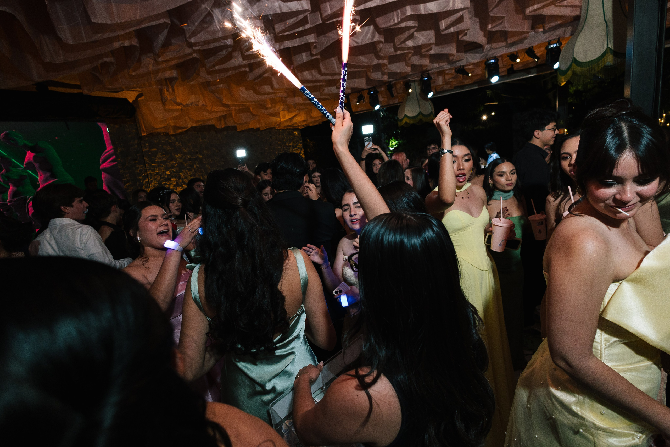 XV Luna. Wedding Photographer Ruth Preciado