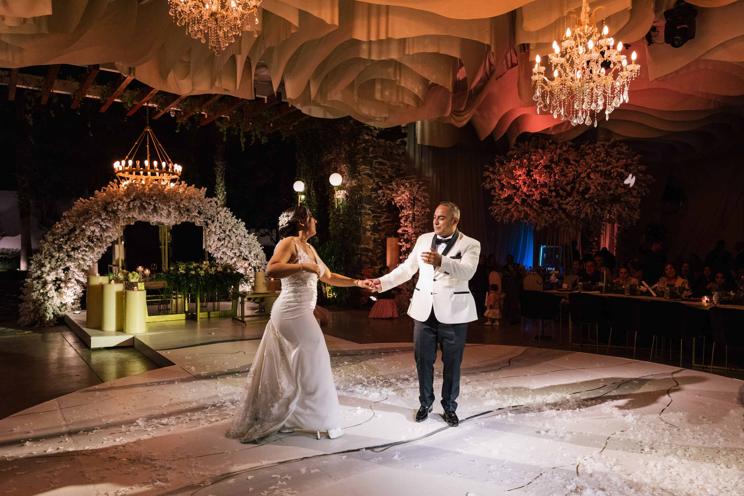 Alejandra y Salvador. Principal