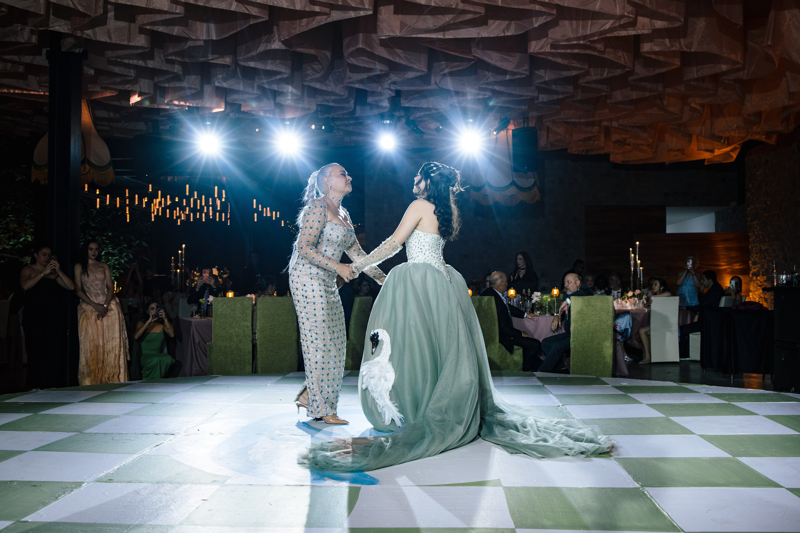 XV Luna. Wedding Photographer Ruth Preciado