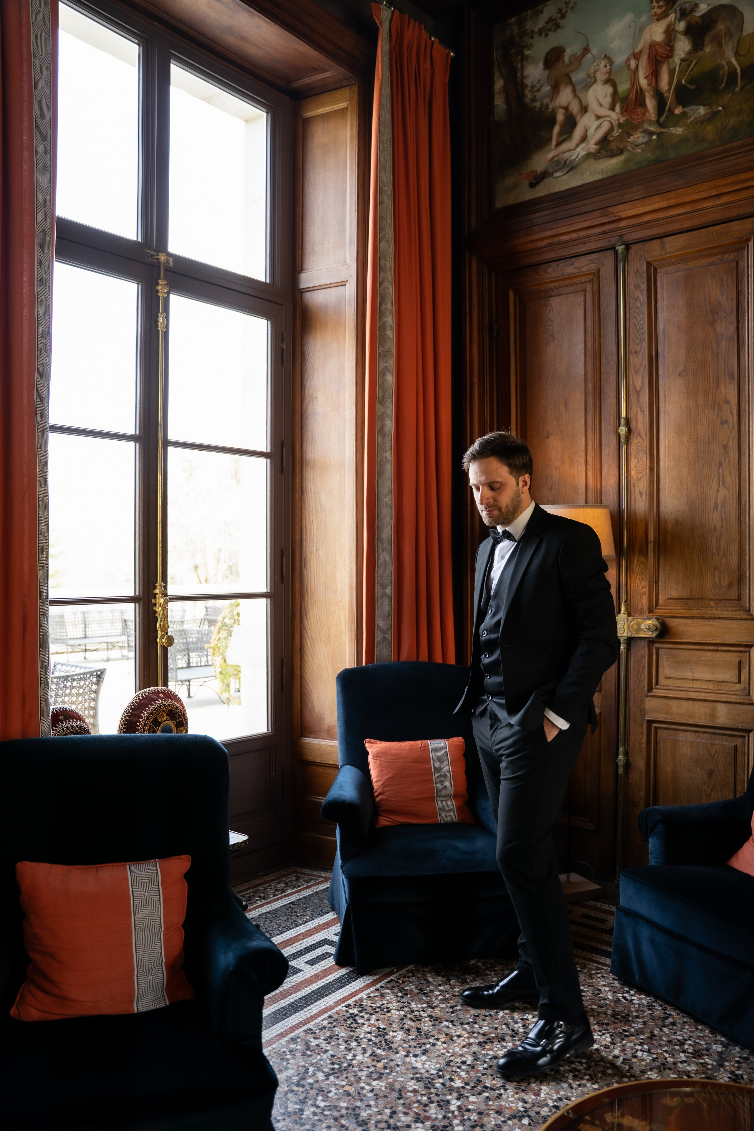 Chateau elopement inspiration. Wedding photographer in Paris Oksana Shum