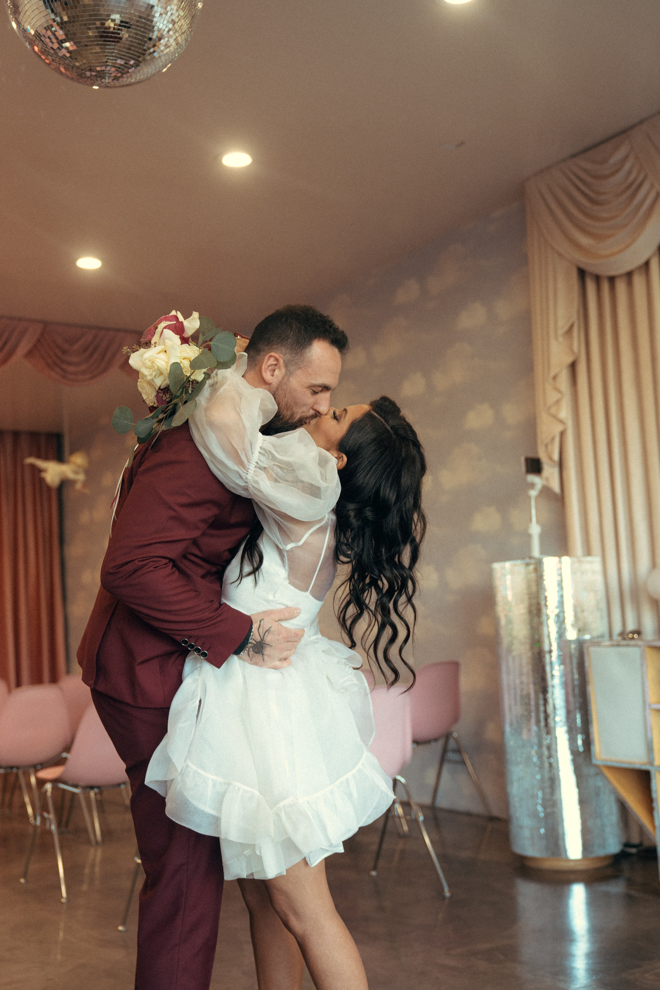 Miranda&Austin. Wedding & elopement photographer Viktoriya Kravtsov. Las Vegas