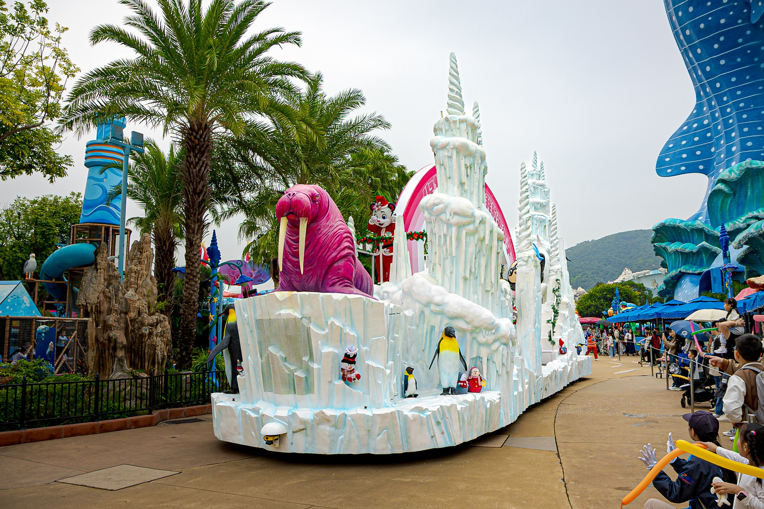 Дневной парад новогодняя версия