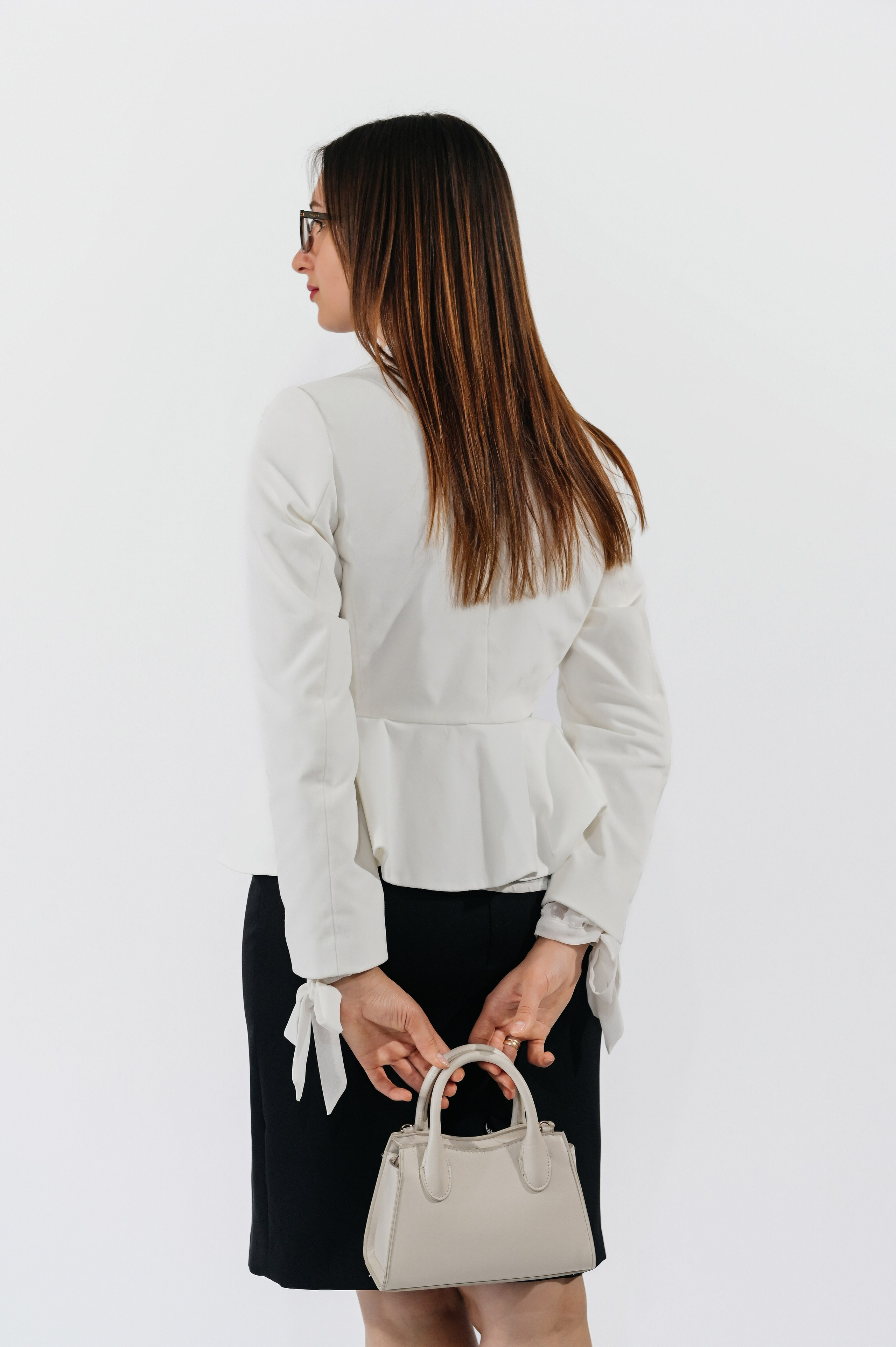 Compleu: sacou și fustă. Designer vestimentar: elaborarea, proiectarea și confectionare…