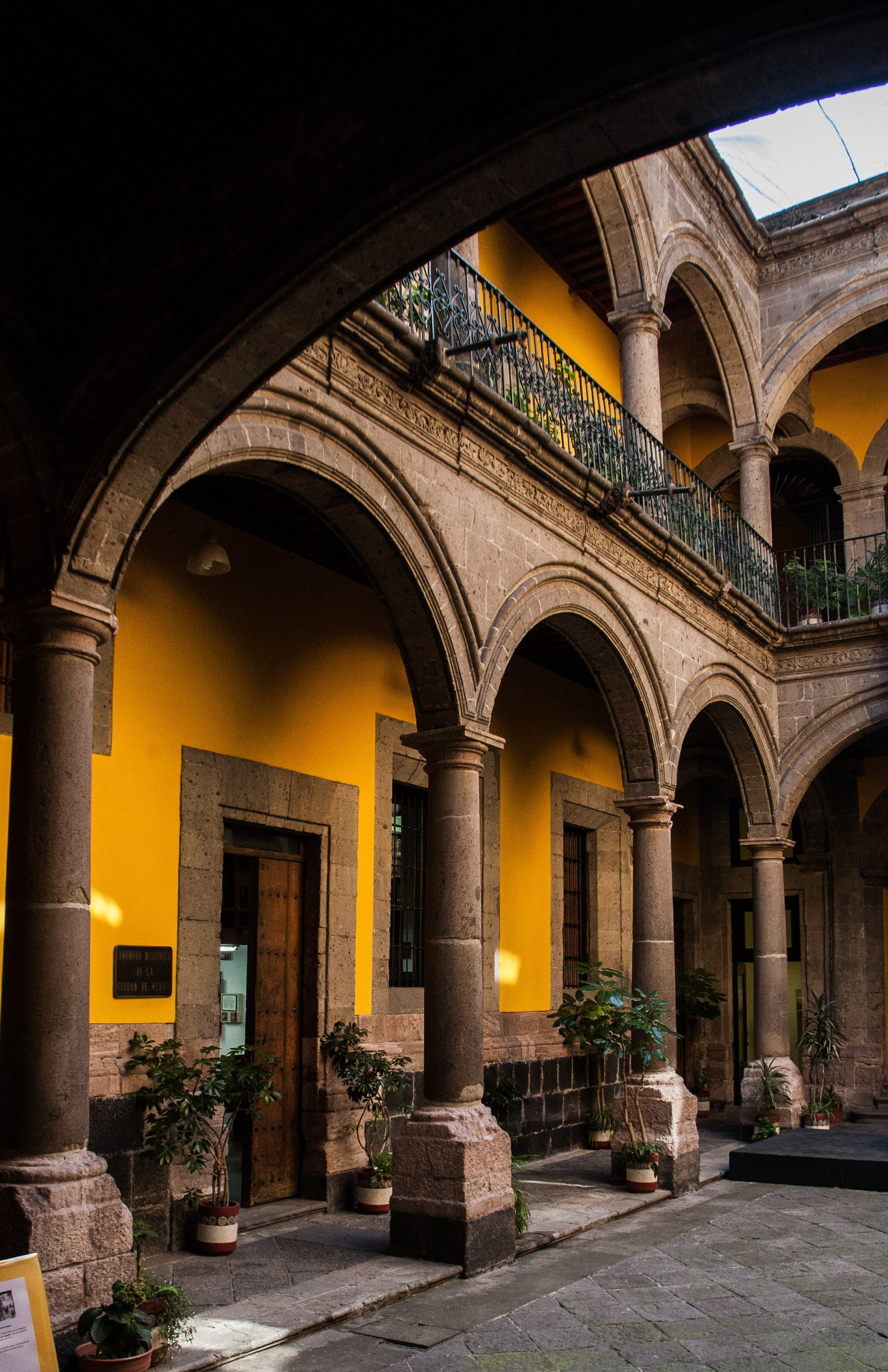 EXHIBITION. Lero Photographer and a set designer|individual custom portrait and advertising photography in Zutphen