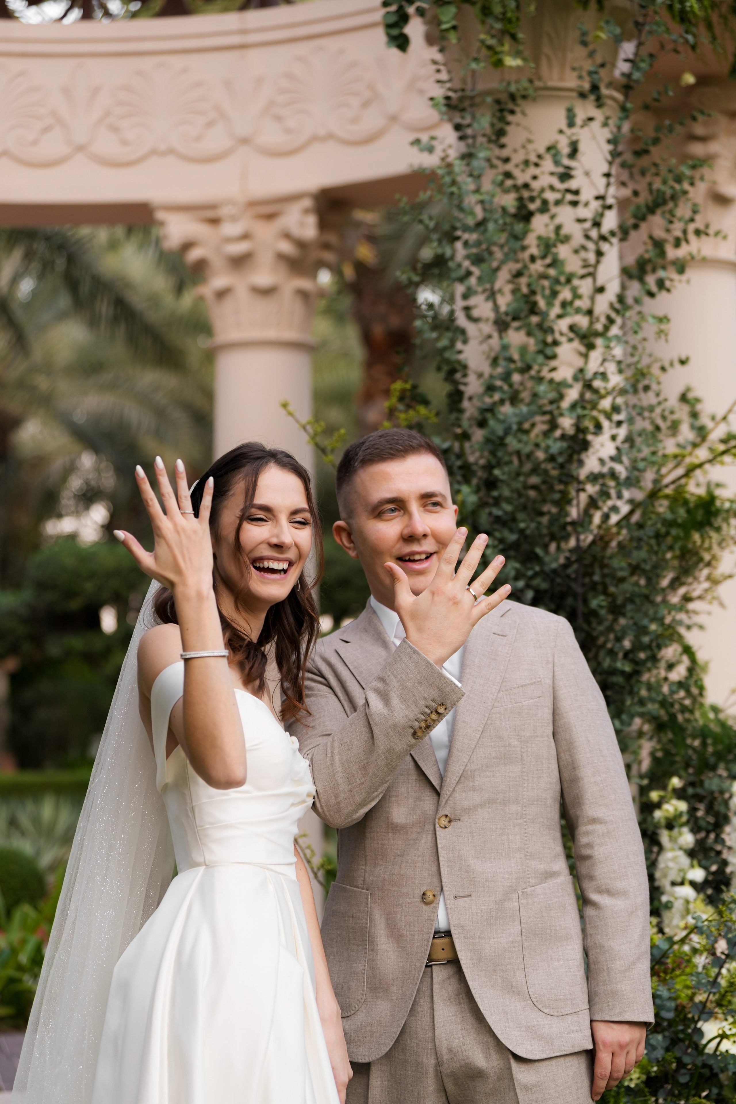 WEDDING. Photo and video production. Editing & retouching services. Training