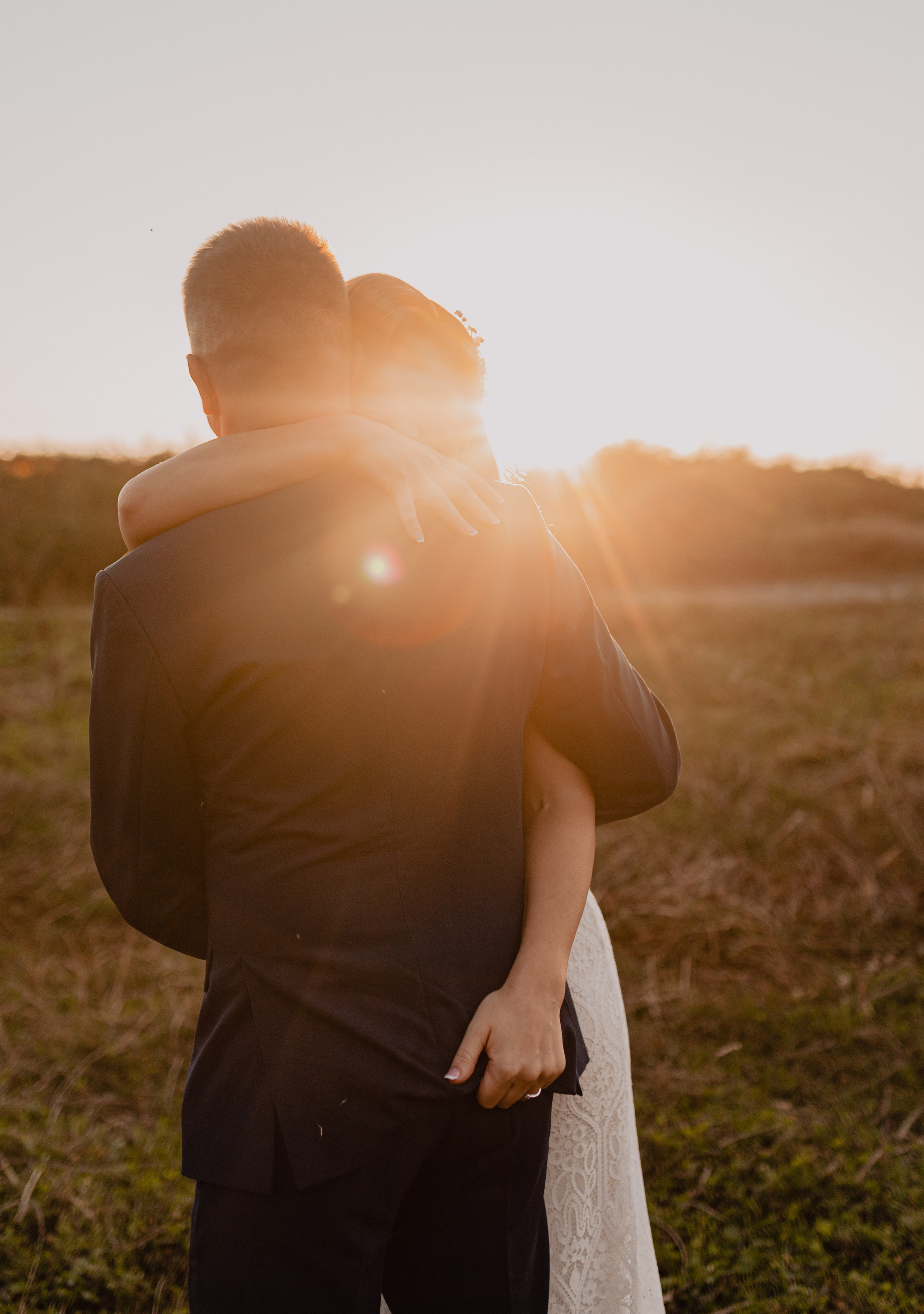 Fotograf de nunta — documenting your love story with a touch of editorial — wedding photographer