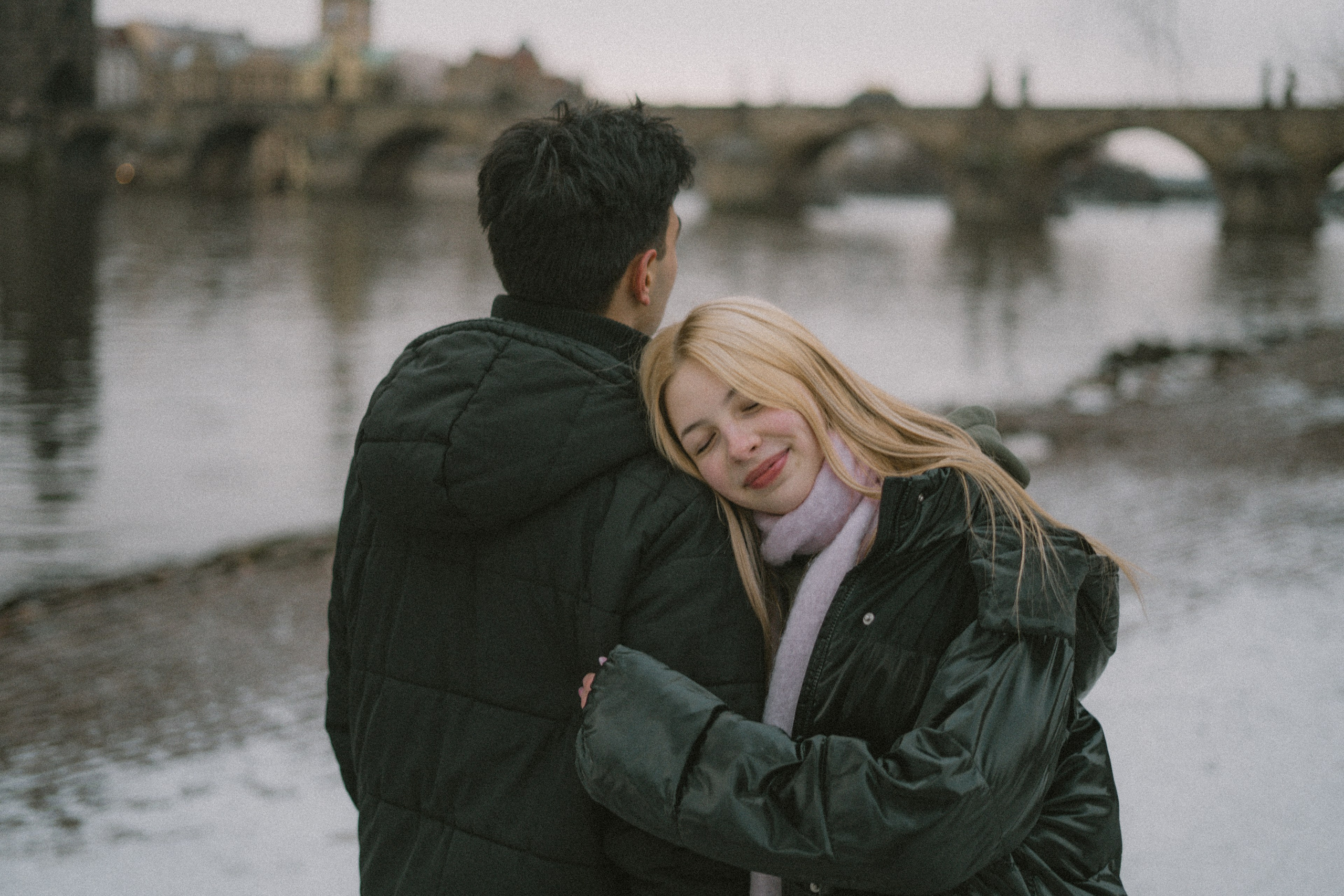 Příběhy z pražských uliček. Jana Holubová | Svatební, párová a rodinná fotografka v Praze