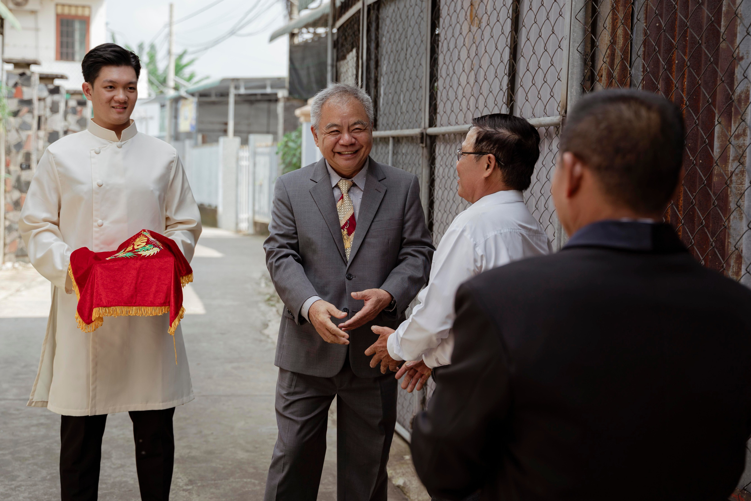 LINH & HUYEN. WEDDING PHOTOGRAPHER IN VIETNAM