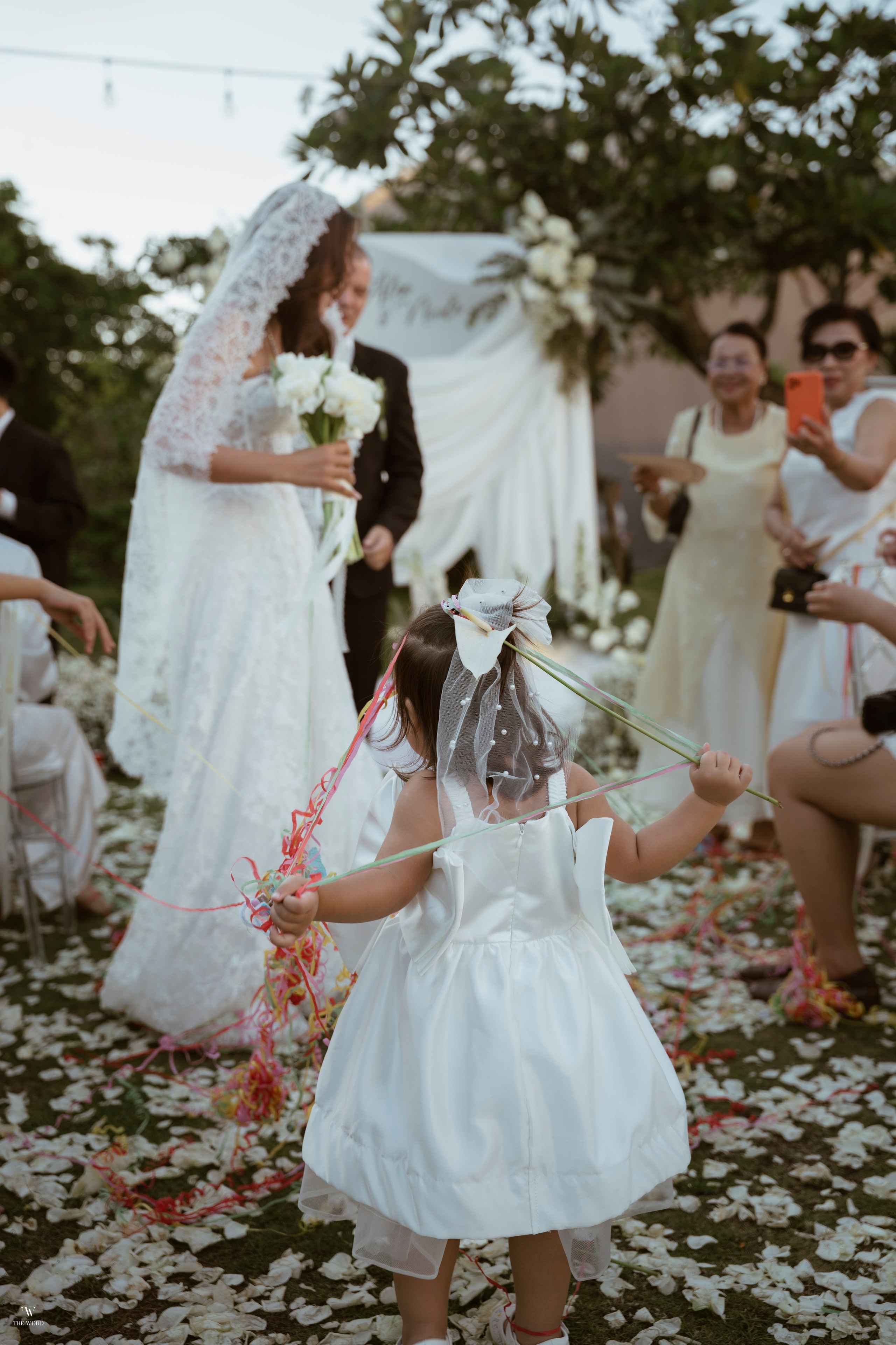 ALEX & NICOLE. WEDDING PHOTOGRAPHER IN VIETNAM
