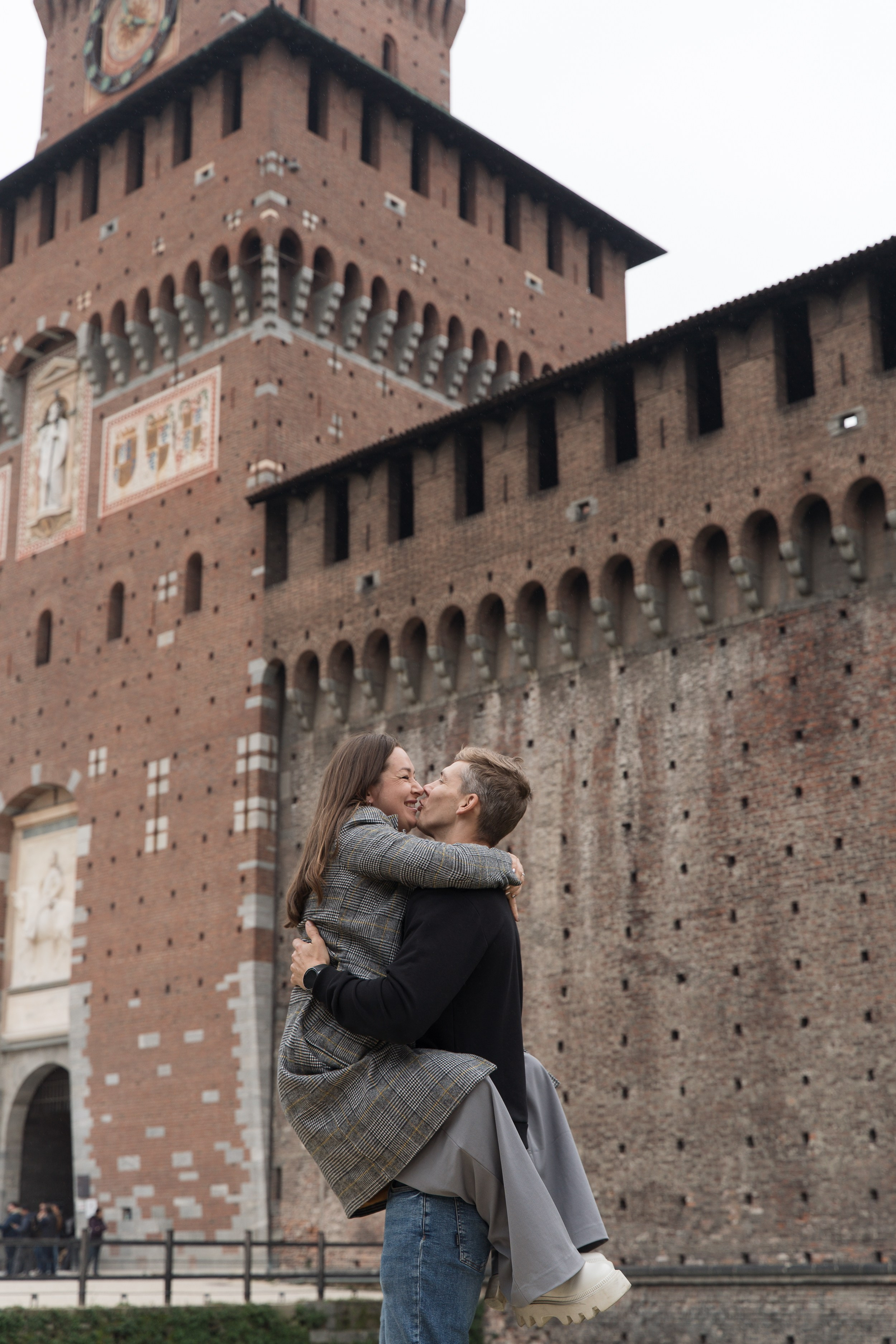 Winter Photo Walk in Milan. Proposal Photographer in Lake Como