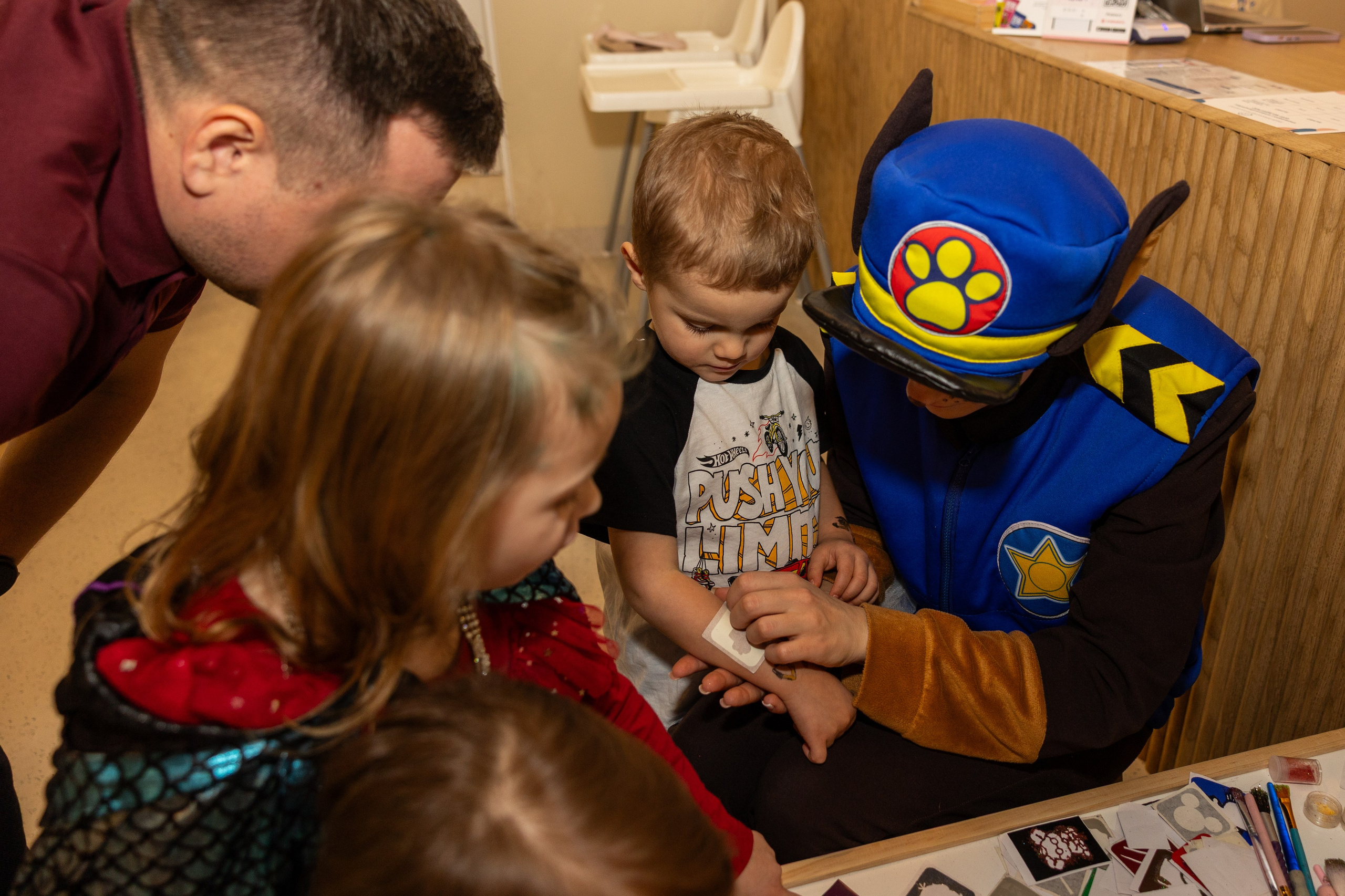 День рождения Артёма 24 января 2026 года. Семейный и детский фотограф в Варшаве Мила Бобровская