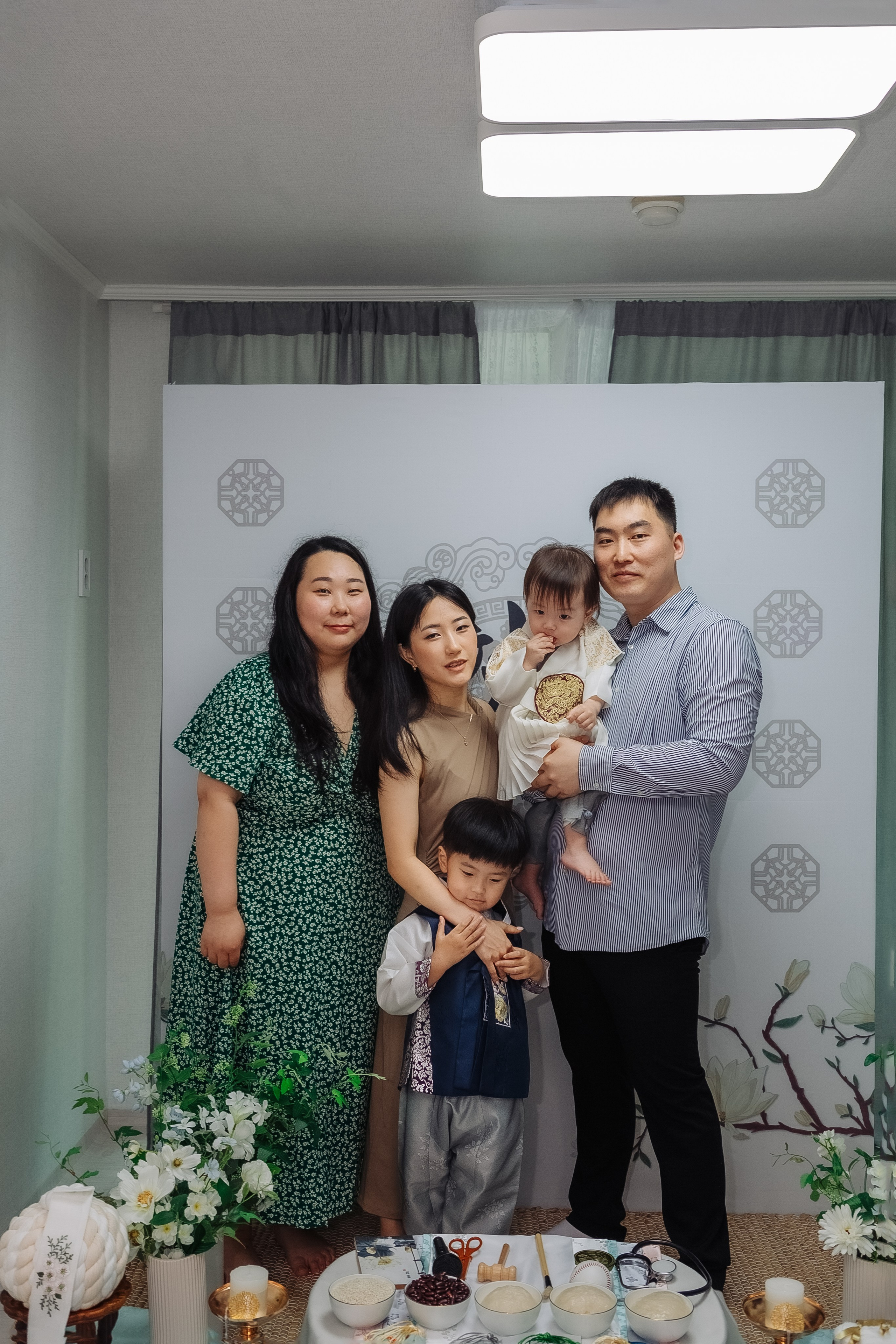 Тео дома и в ресторане. Фотограф беременности, ньюборн и годовасиков в Корее Жанна Хан