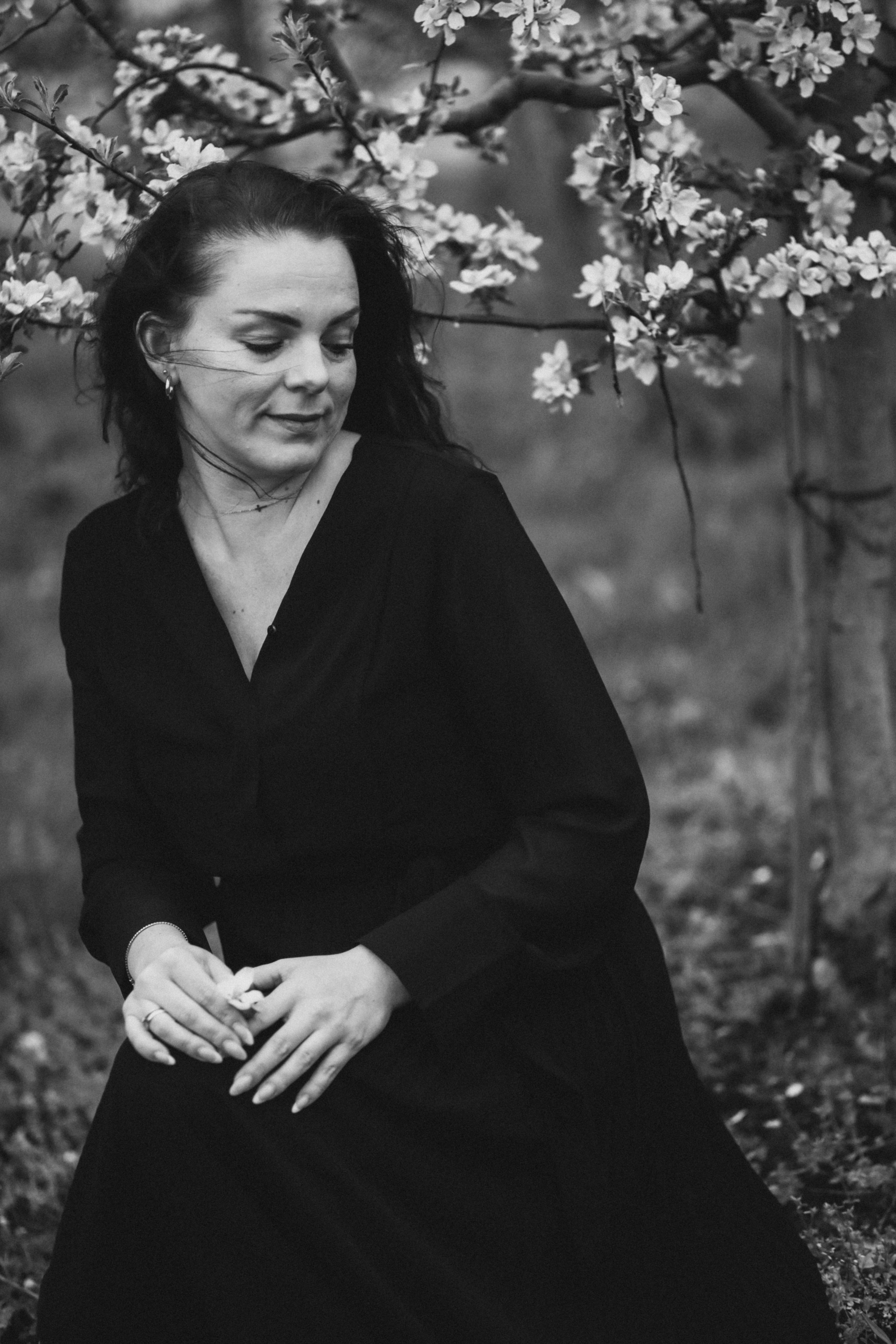 Frauen Portrait Fotoshooting in der Pfalz – natürliche und emotionale Lifestyle Portraitfotografie für Frauen indoor und outdoor