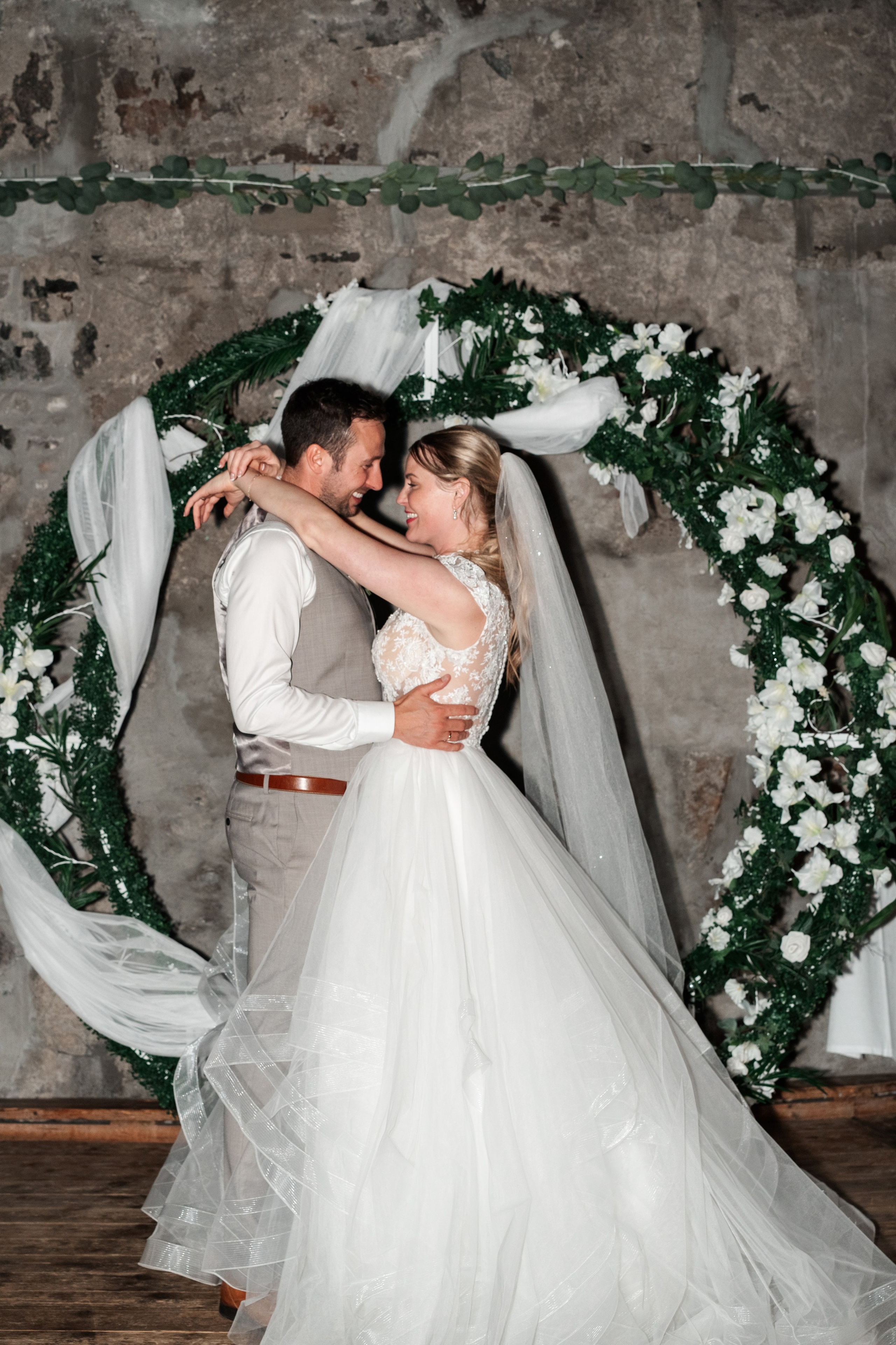 LINN & LARS. Bryllupsfotograf i hele Norge