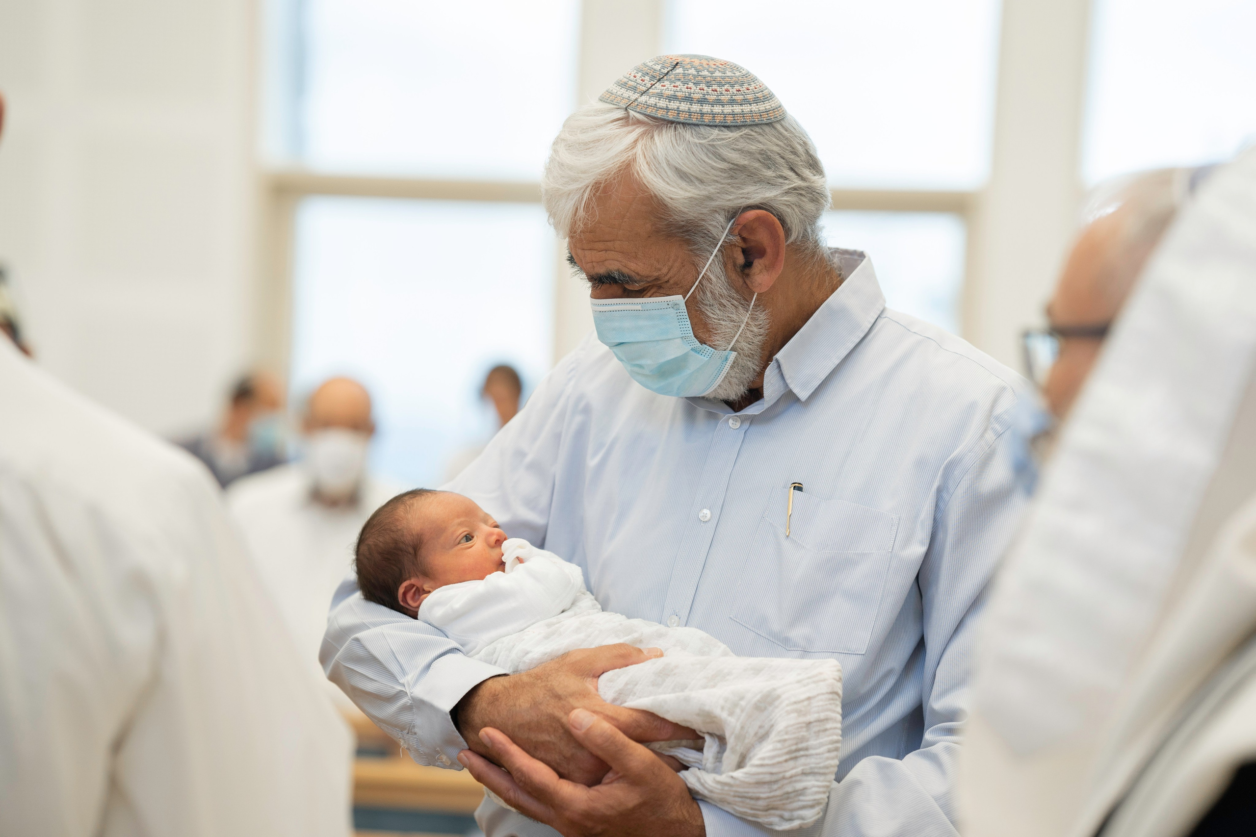 הברית של יוסף וחנה. יוסף מזרחי צילום חתונה, ברית וזוגיות. צלם מקצועי שאוהב להוציא אתכם הכי יפים ברגעים הכי מרגשים