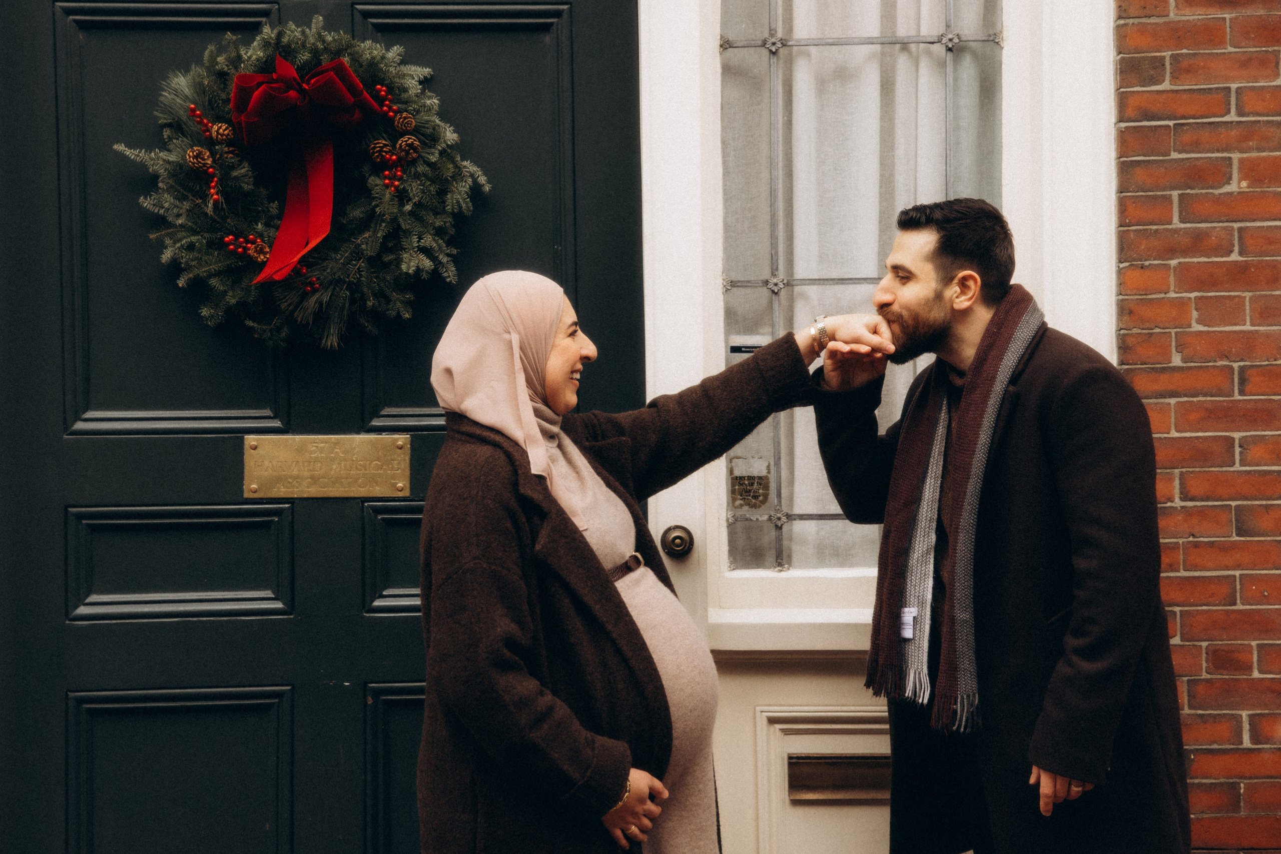 Winter Pregnancy Photoshoot | Bacon Hill, Boston