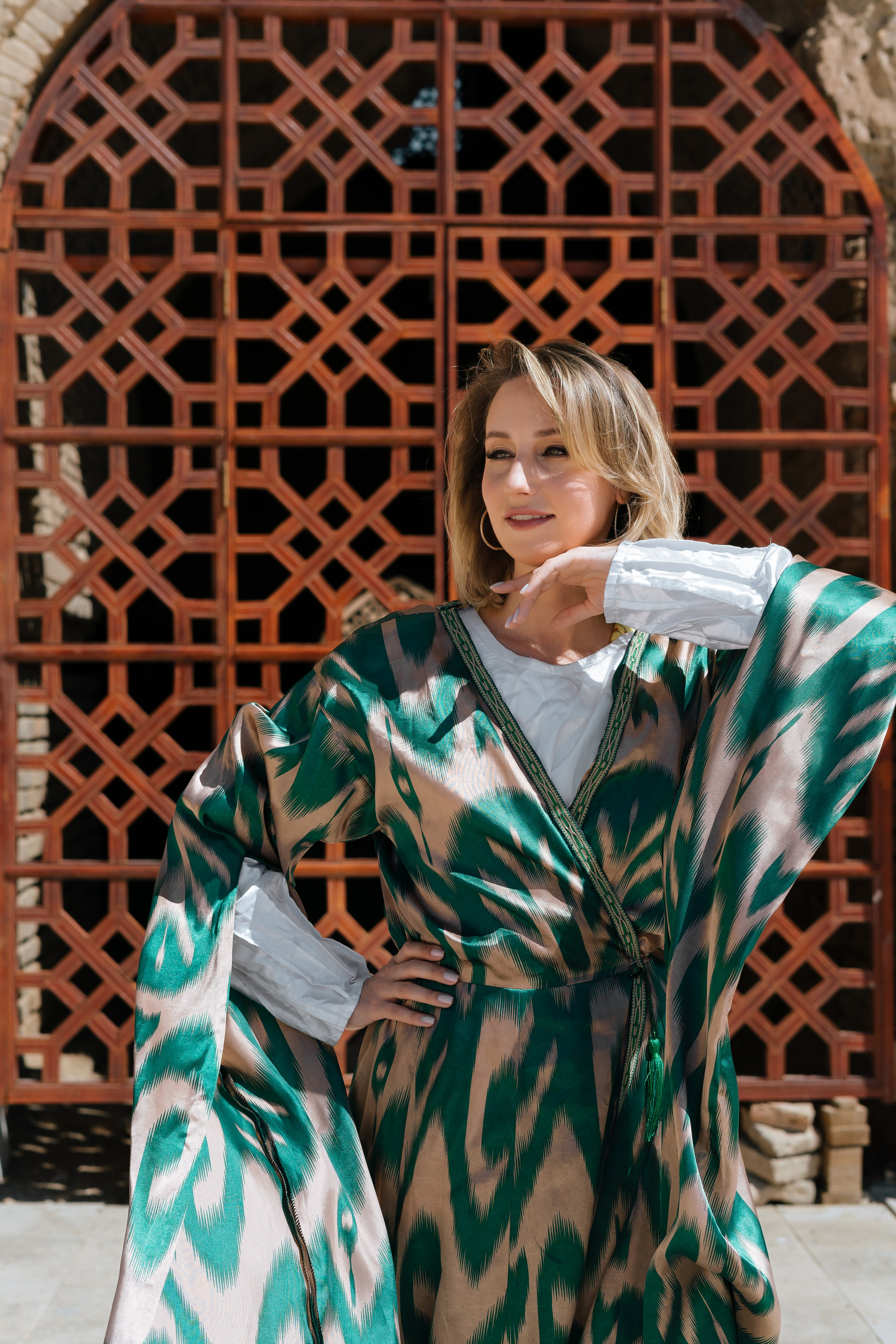 A long dress for a photo shoot. Photographer in Uzbekistan and Samarkand Djasur Marupov