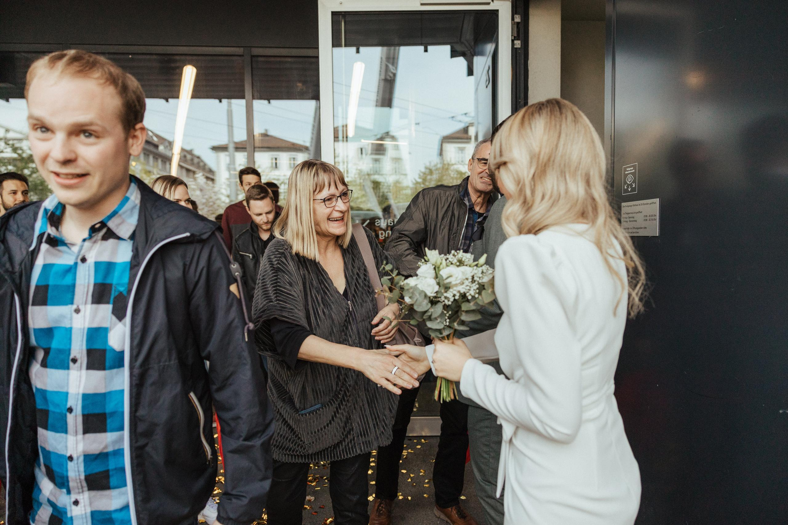 Zivile Hochzeit in der Stadt St. Gallen, drei Weieren. Hochzeitsfotografie Schweiz