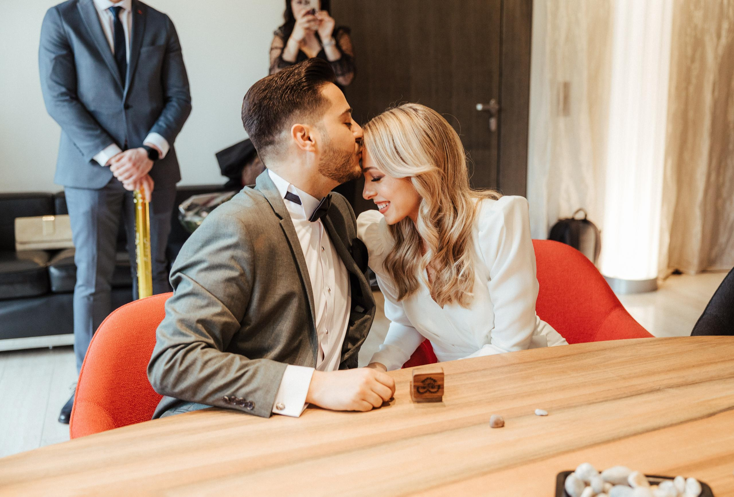 Zivile Hochzeit in der Stadt St. Gallen, drei Weieren. Hochzeitsfotografie Schweiz