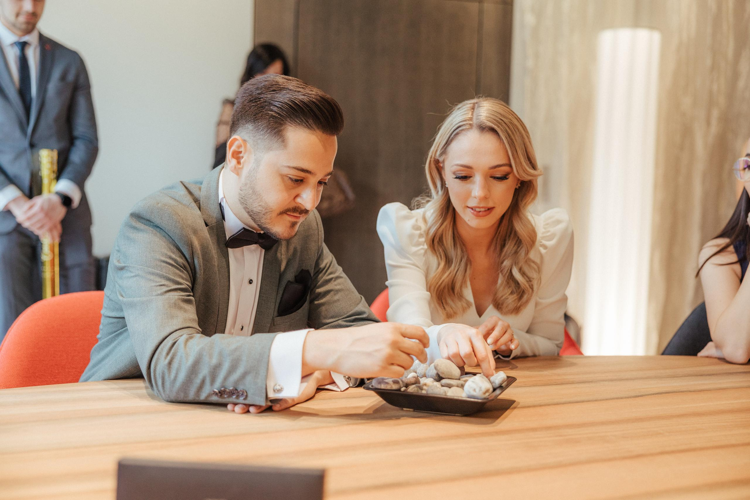 Zivile Hochzeit in der Stadt St. Gallen, drei Weieren. Hochzeitsfotografie Schweiz