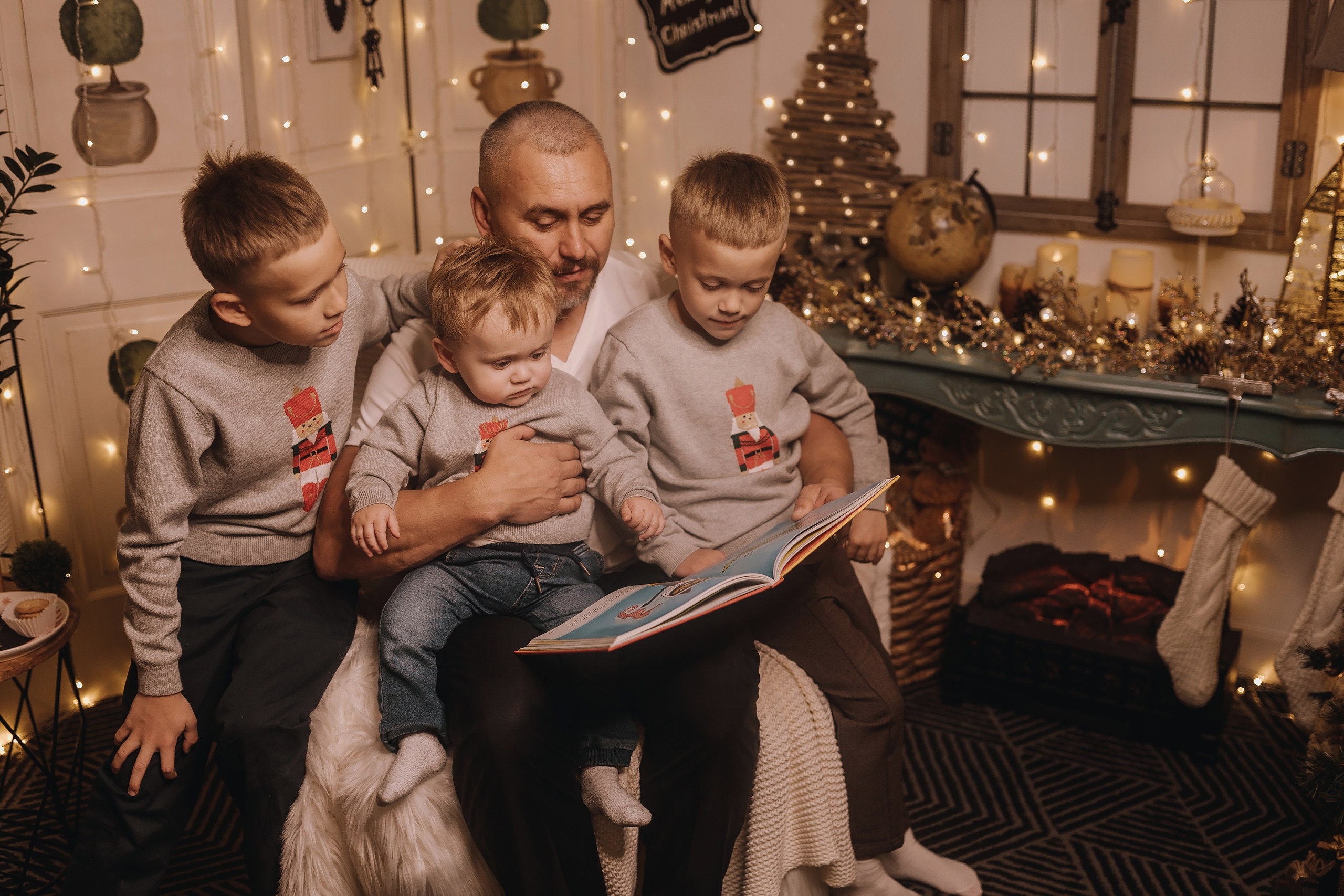 26.11.2023 Christmas Photoshoot. Wedding family event photographer in Chicago Nick Yushevich