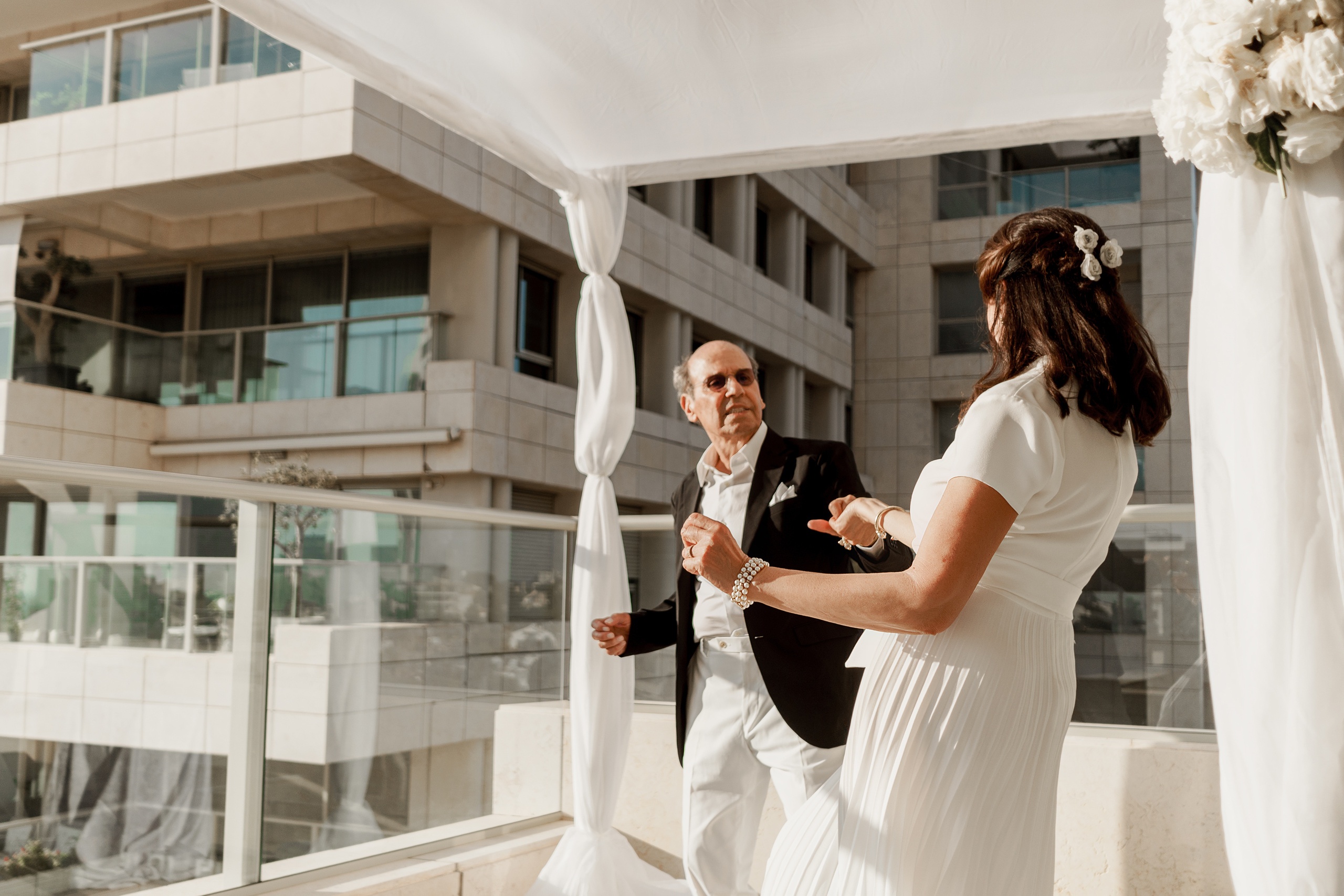 Stylish wedding of Gabriel & Juliette in Tel-Aviv, Israel. Porto Travel Photographer | Couples & Vacation Photos in Portugal — WePortugal