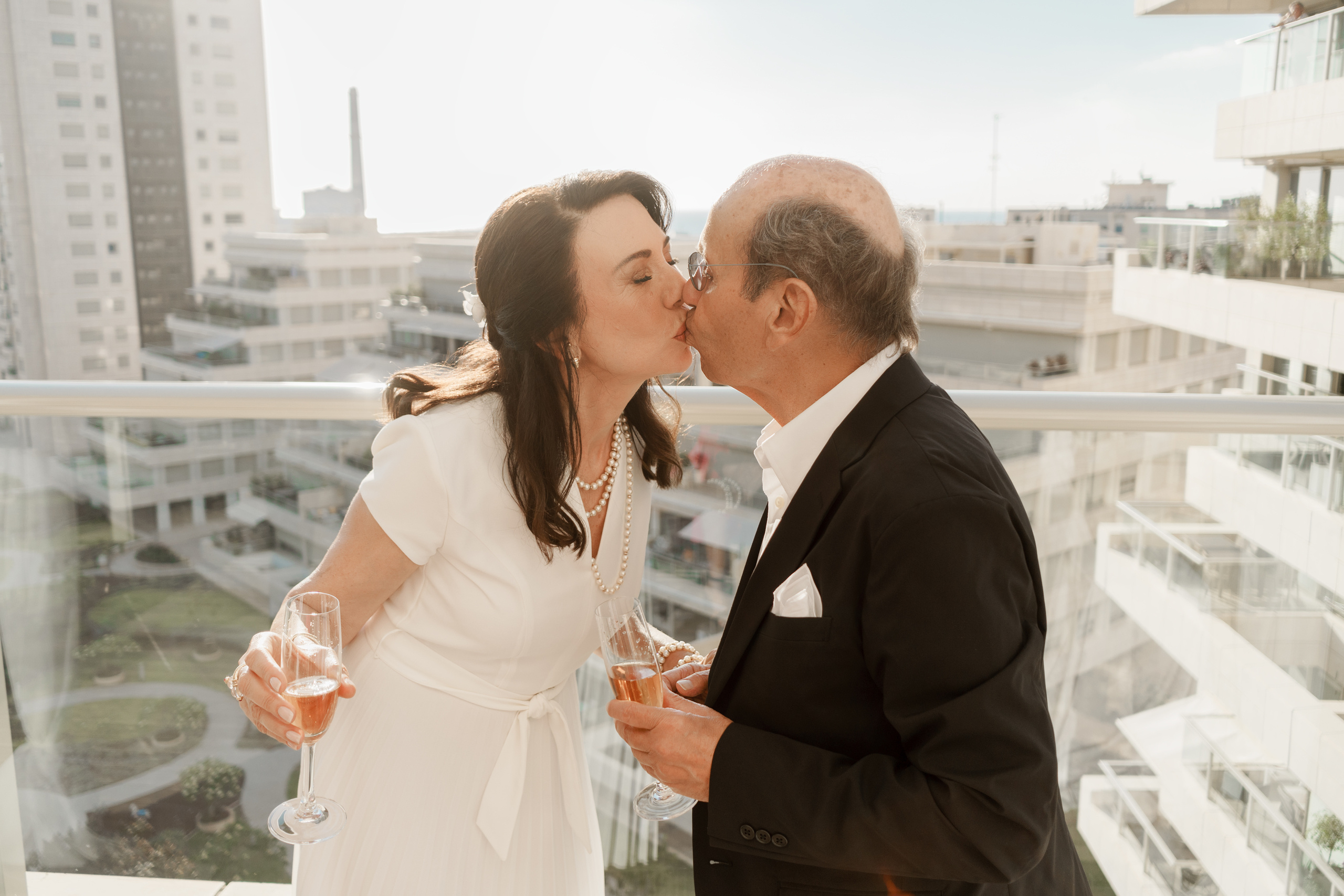 Stylish wedding of Gabriel & Juliette in Tel-Aviv, Israel. Porto Travel Photographer | Couples & Vacation Photos in Portugal — WePortugal