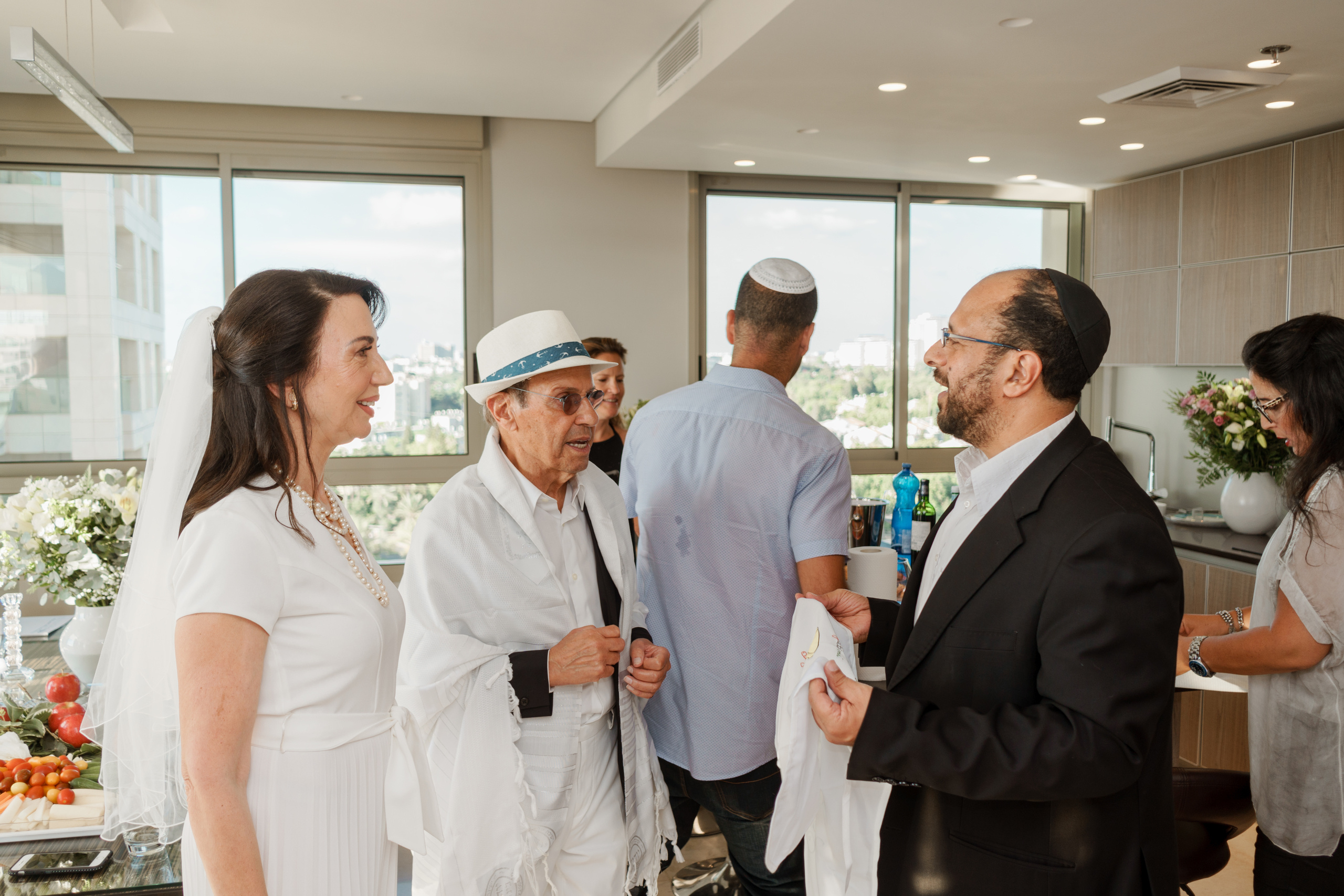 Stylish wedding of Gabriel & Juliette in Tel-Aviv, Israel. Porto Travel Photographer | Couples & Vacation Photos in Portugal — WePortugal