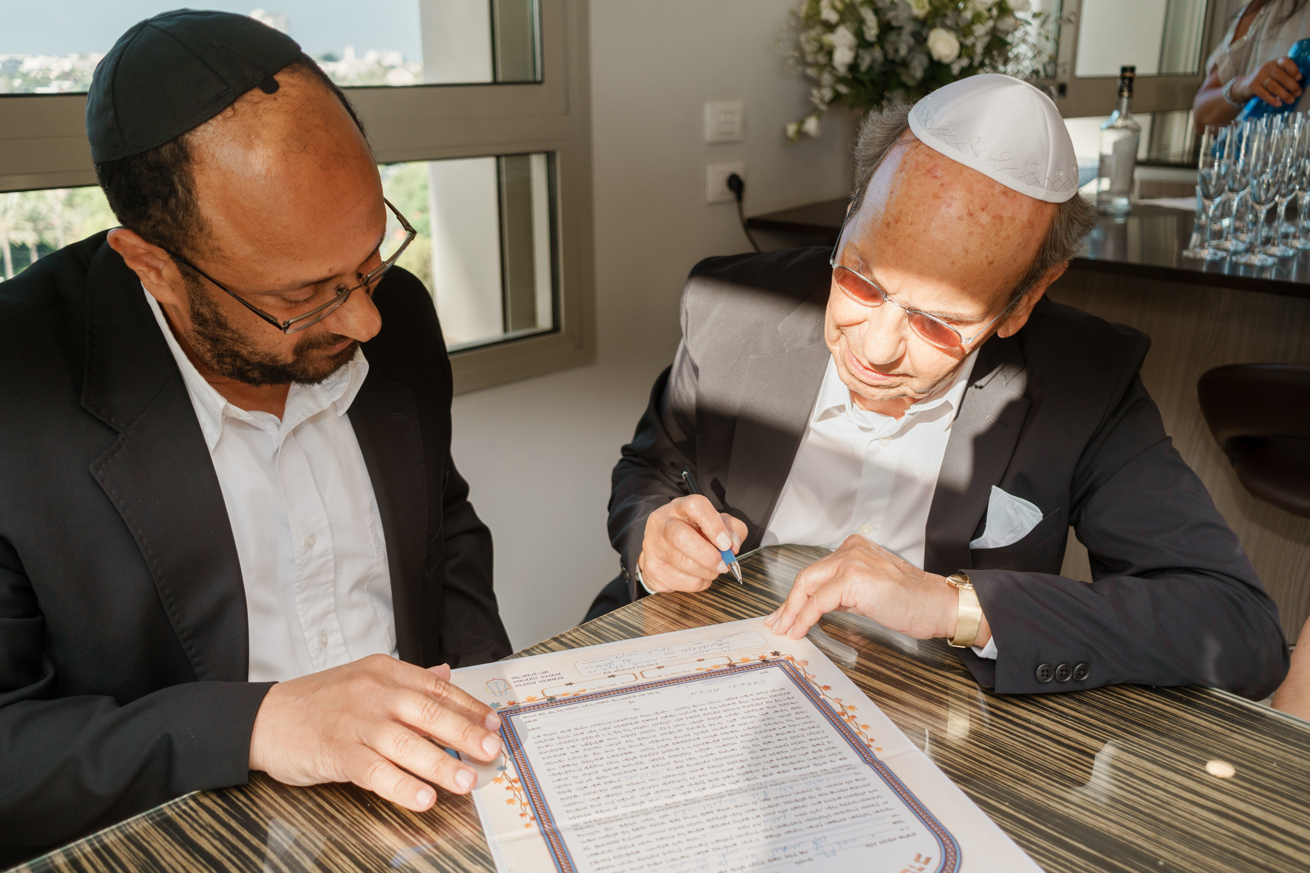 Stylish wedding of Gabriel & Juliette in Tel-Aviv, Israel. Porto Travel Photographer | Couples & Vacation Photos in Portugal — WePortugal