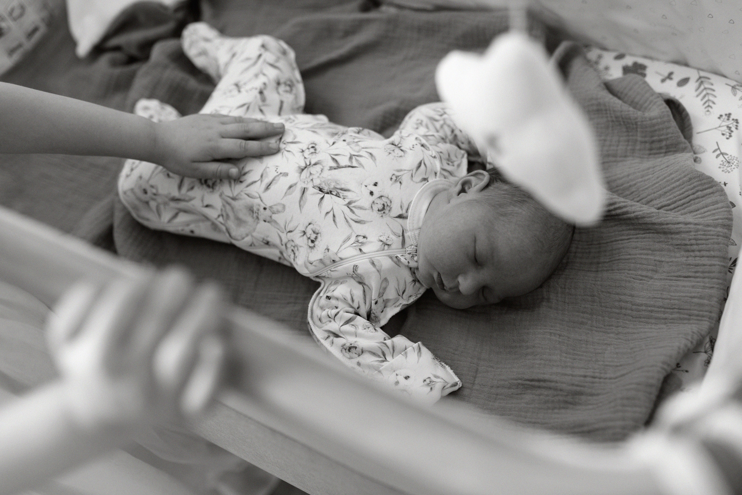 Lifestyle. In-home newborn photography Raleigh & area Katya Kulikova