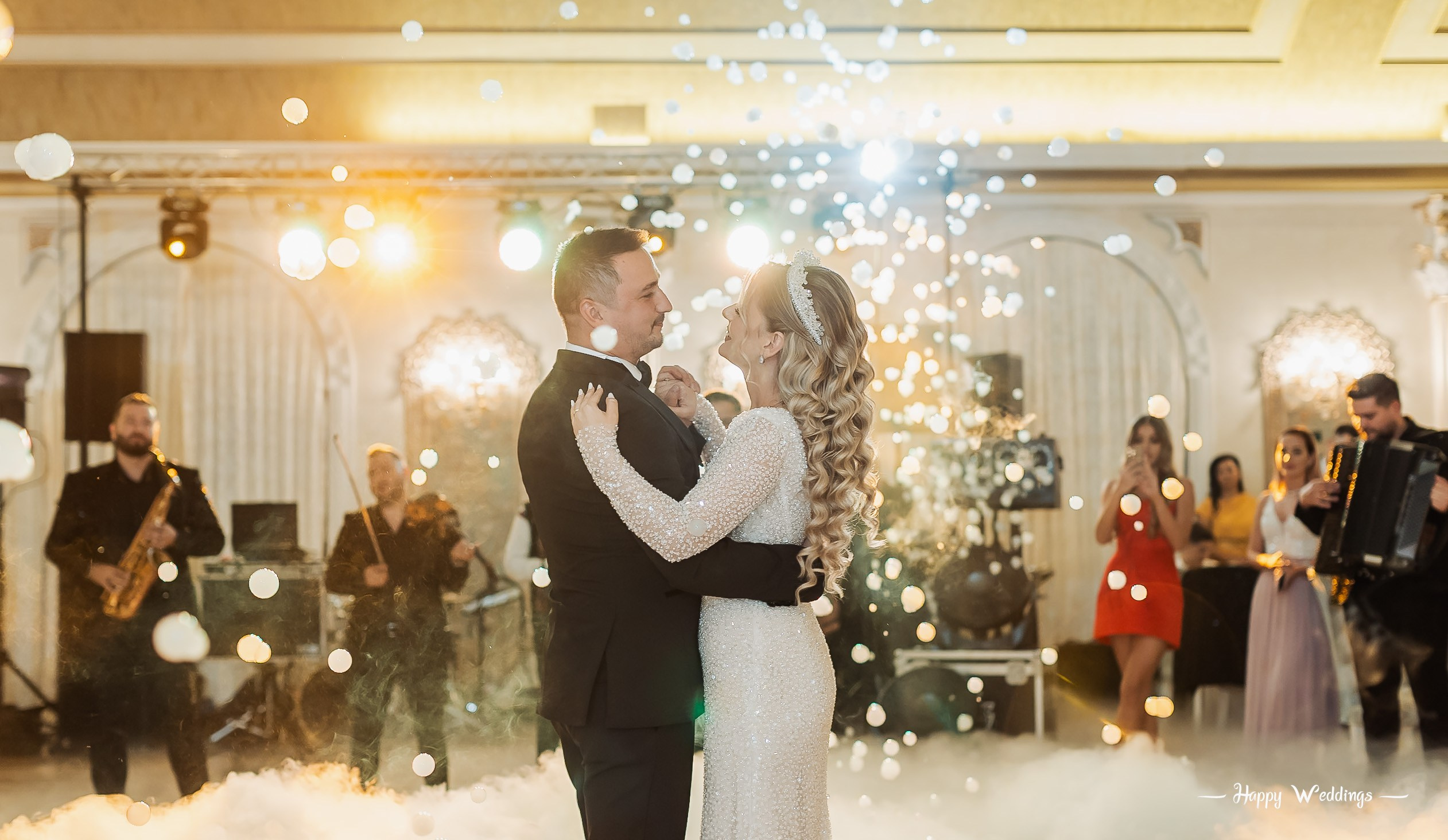 “Nunta lui Marius și Cristina # absolut LEGENDARĂ. Fotograf nuntă Bistrița | Fotograf botez & evenimente — Happy Weddings