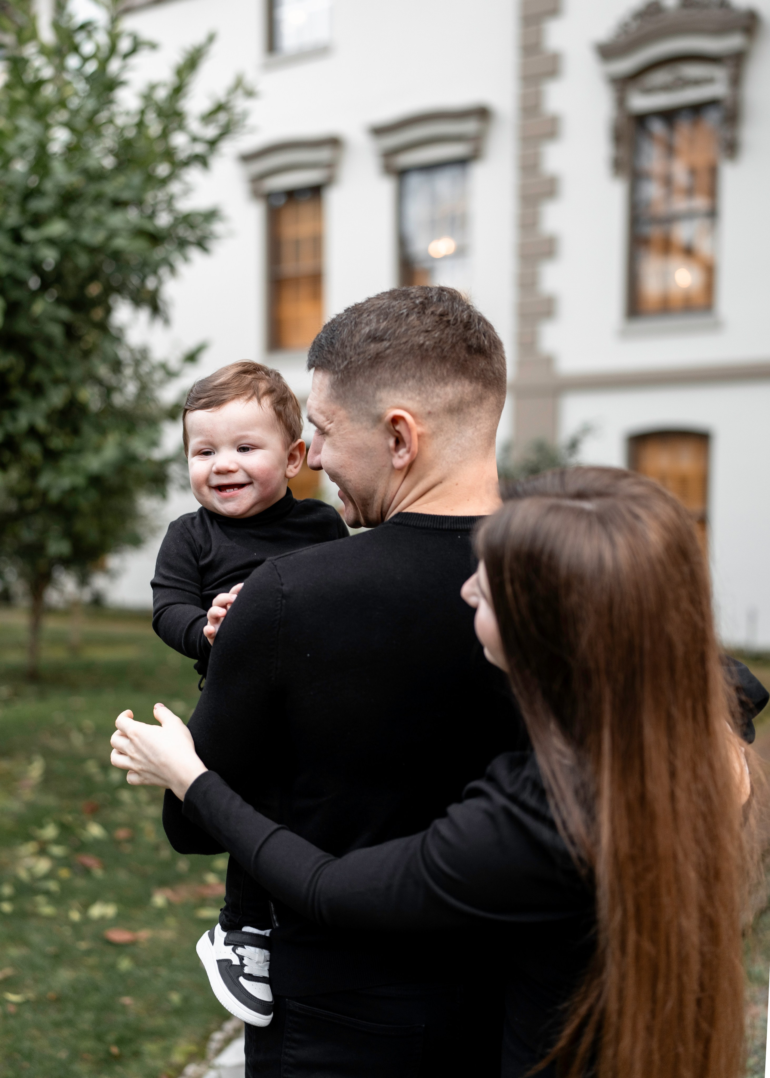 Artem, Nadia & Elisha. Family photographer in Sacramento | Sofia Pavenko