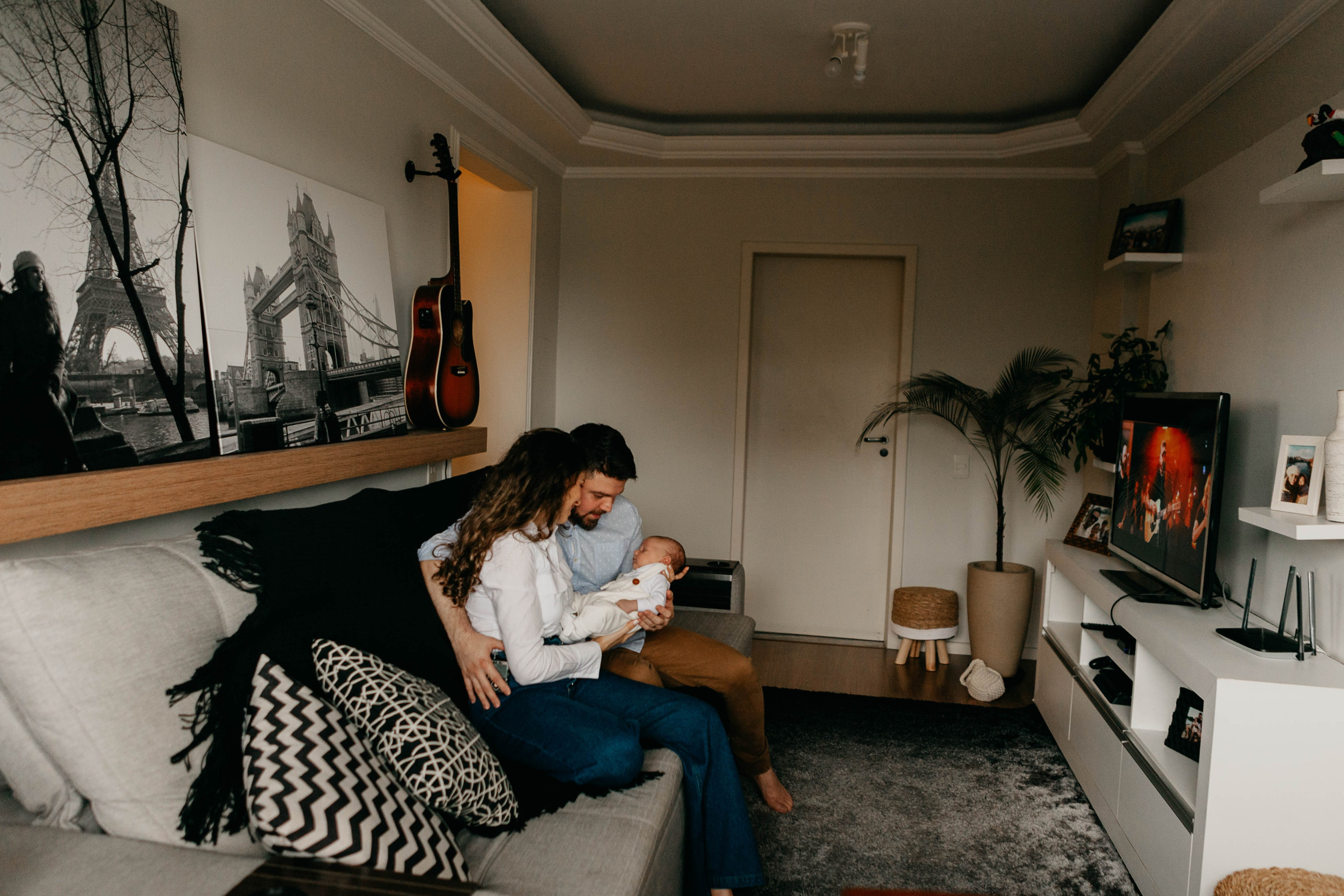 Bebê em casa. Fotógrafa de família