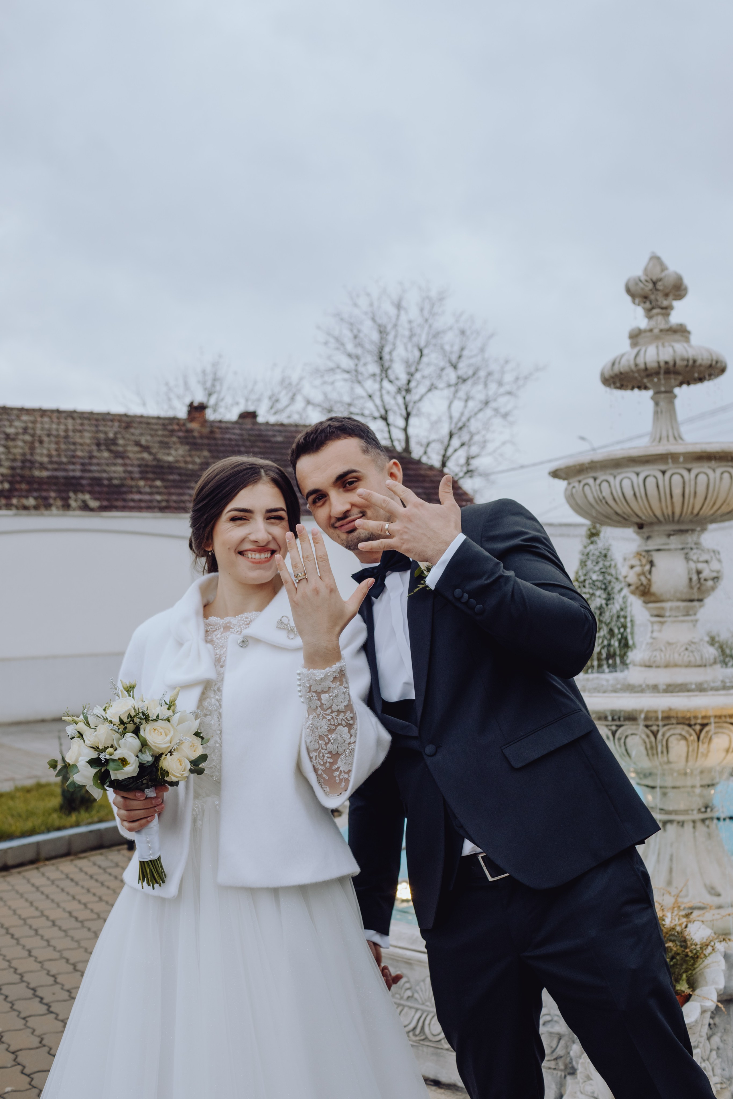 Adi & Angela. Wedding & couple photographer from Romania Rut Vetan