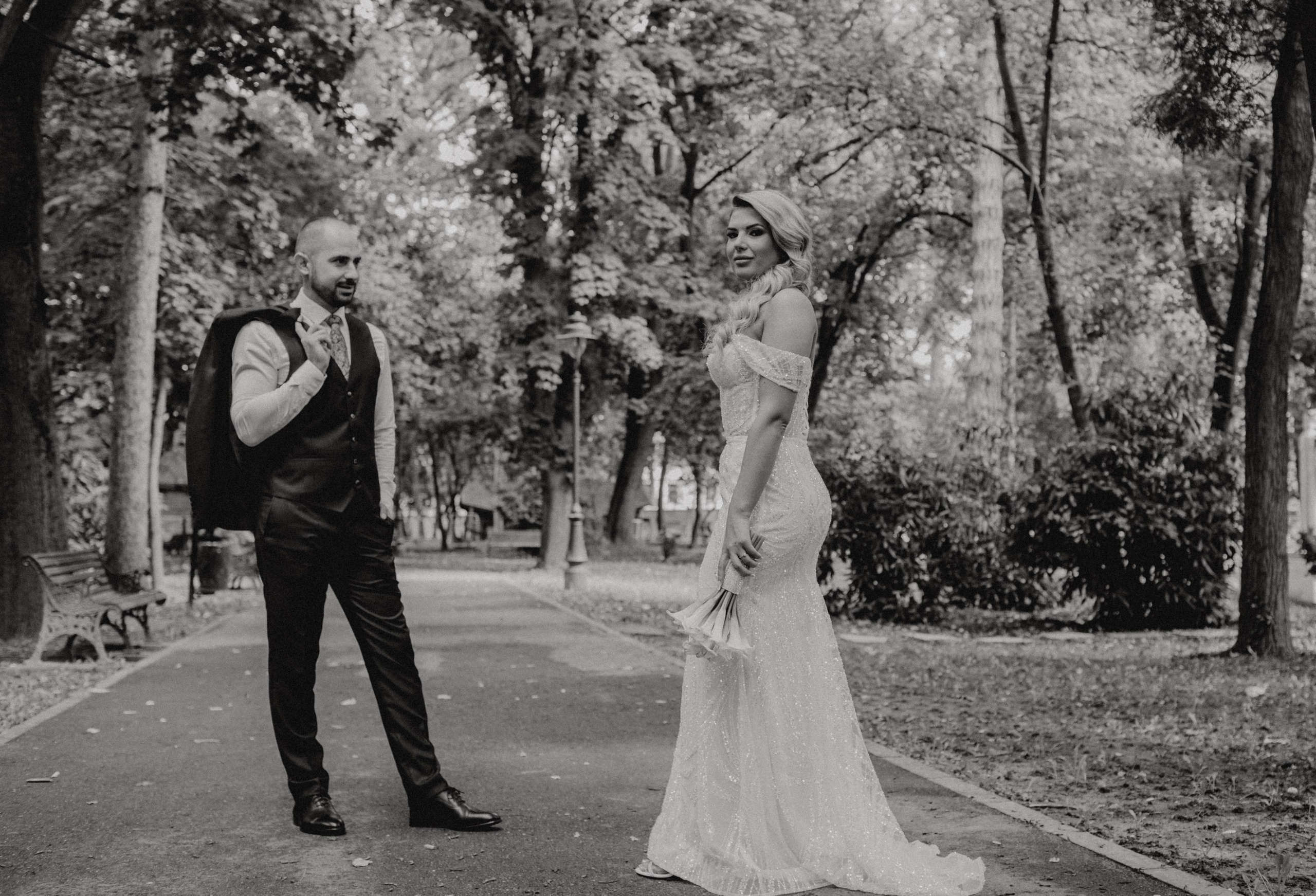 Liviu & Simona. Wedding & couple photographer from Romania Rut Vetan