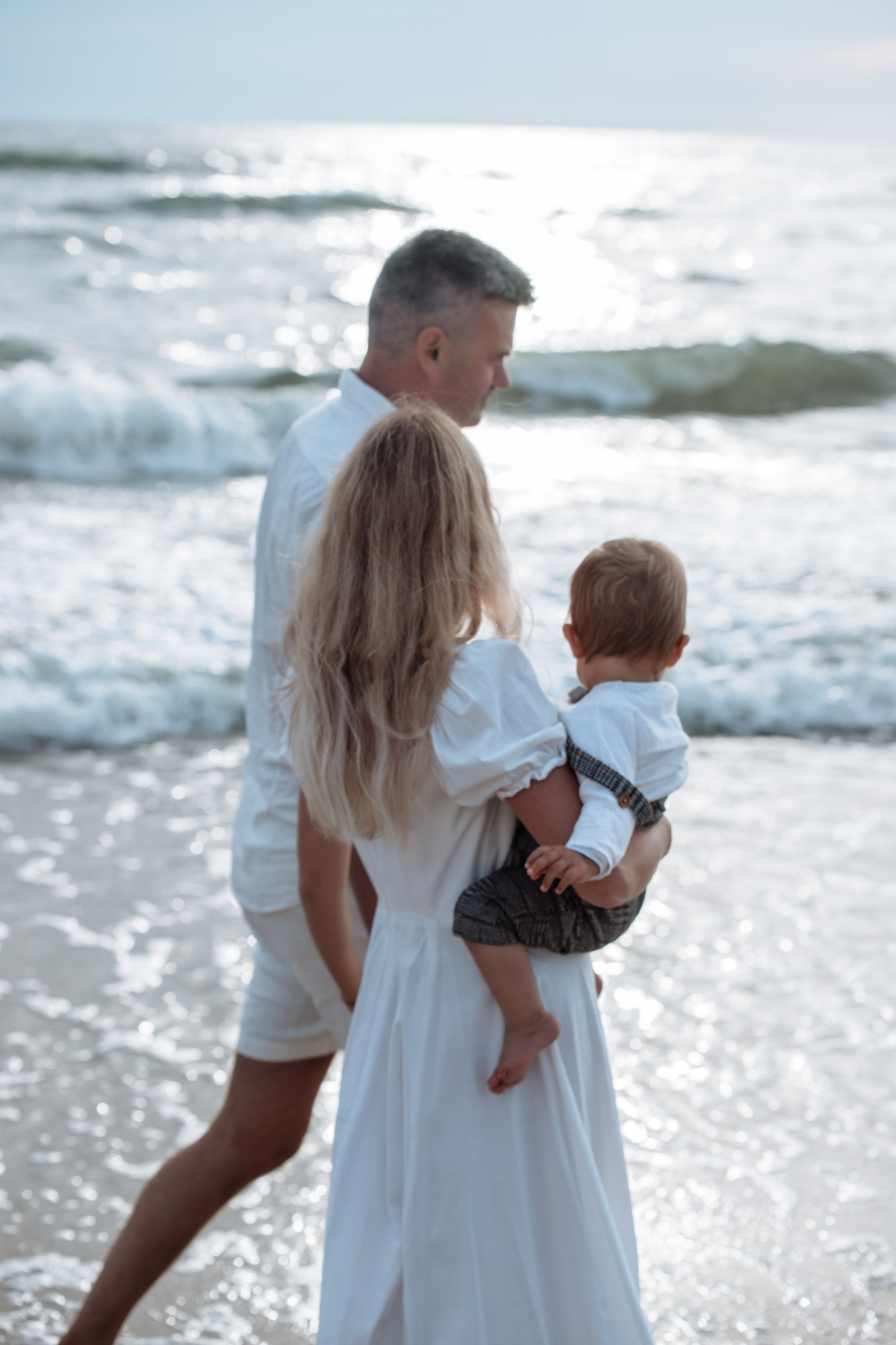 Jolita, Rolandas ir Manuel. Wedding, christening and family photographers in Vilnius, Lithuania